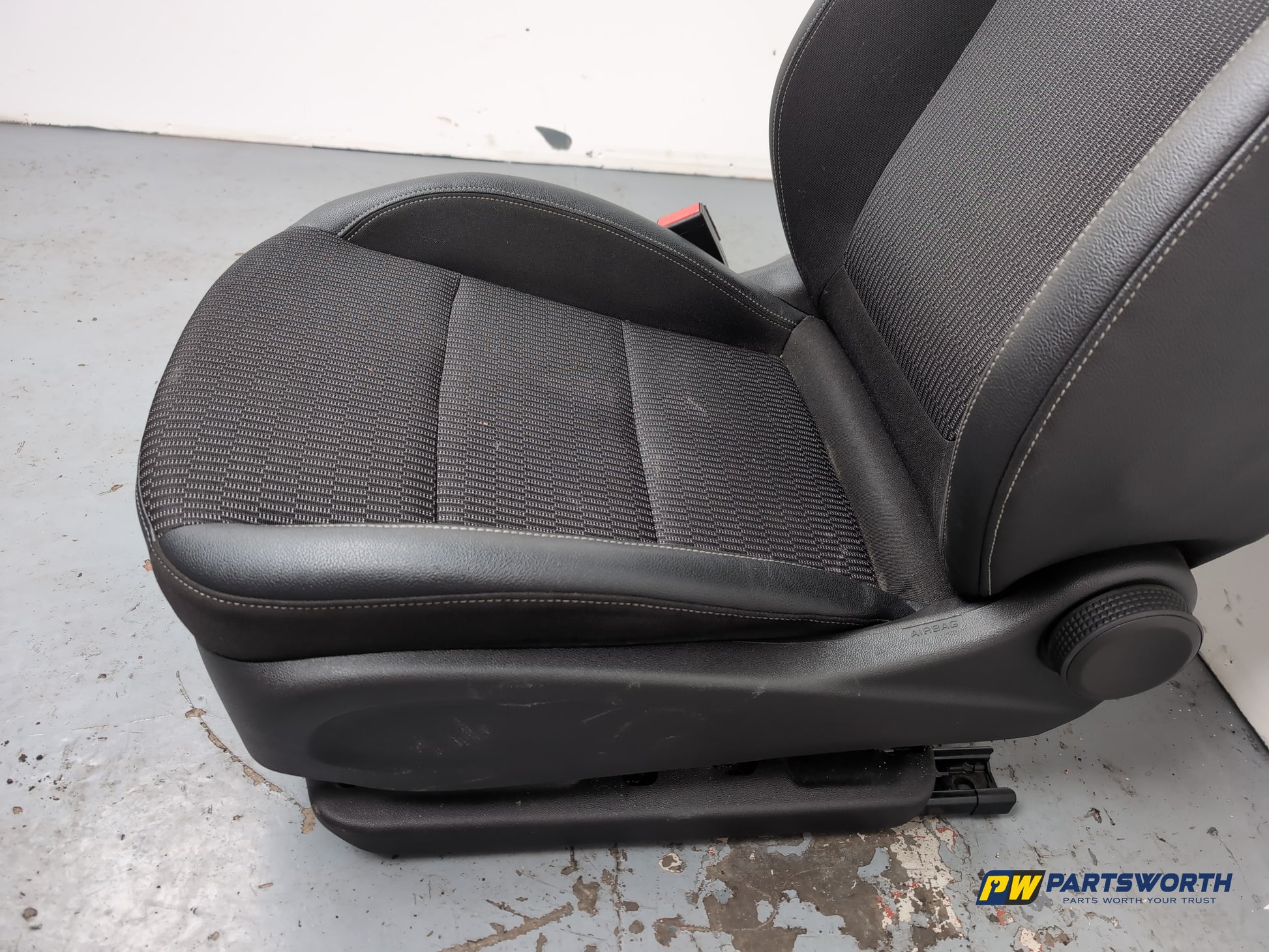 Seat Front LH 5