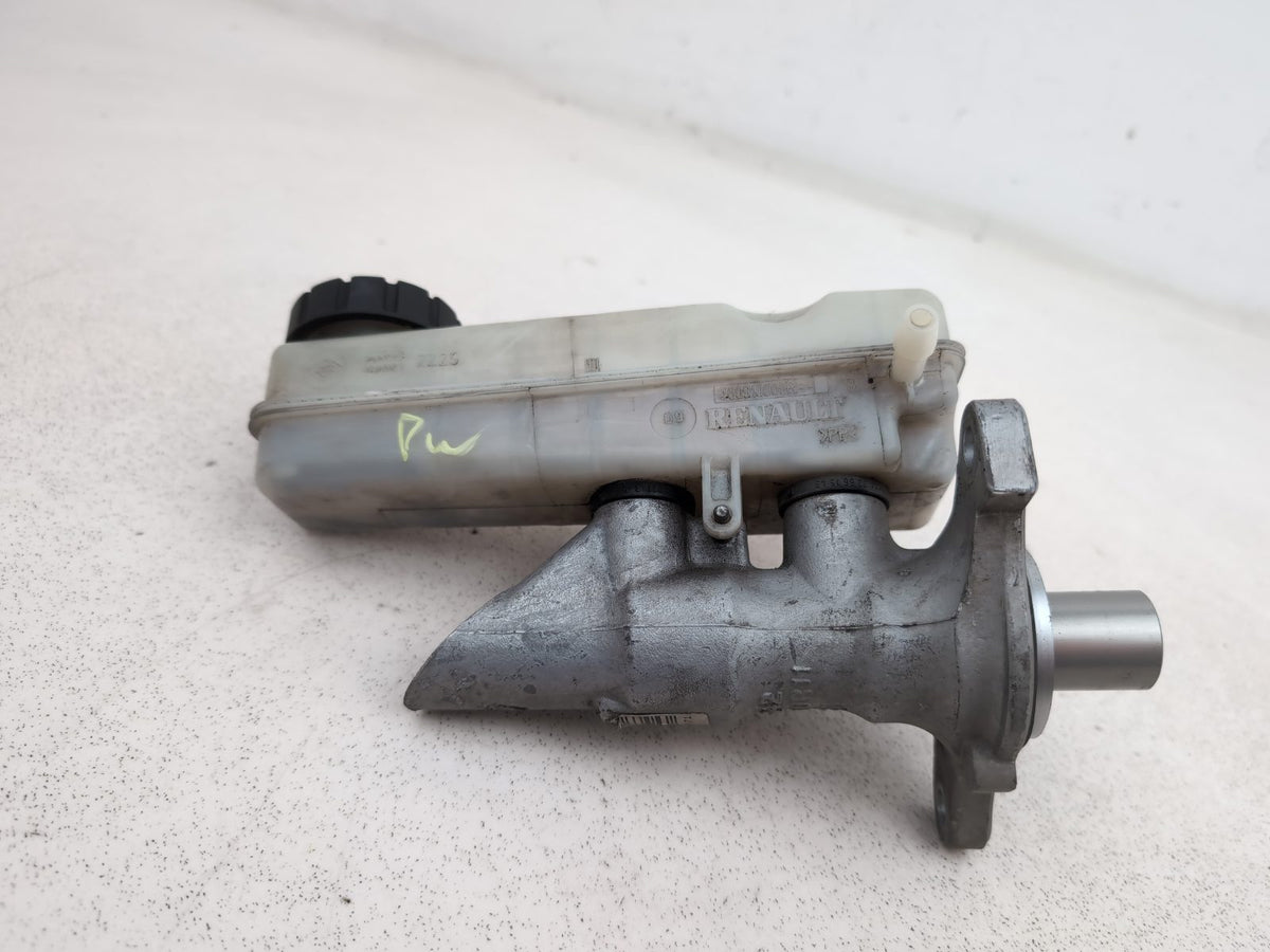 Brake Master Cylinder Assembly 5