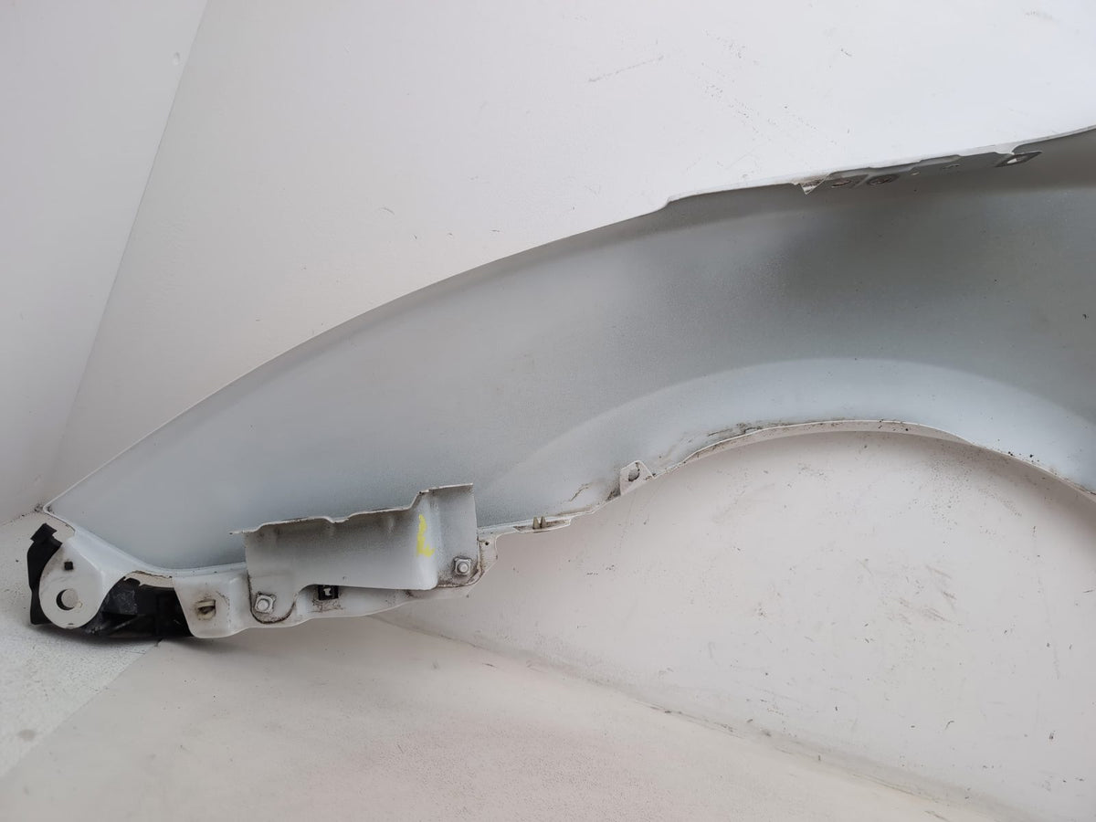 Wing Front RH 11