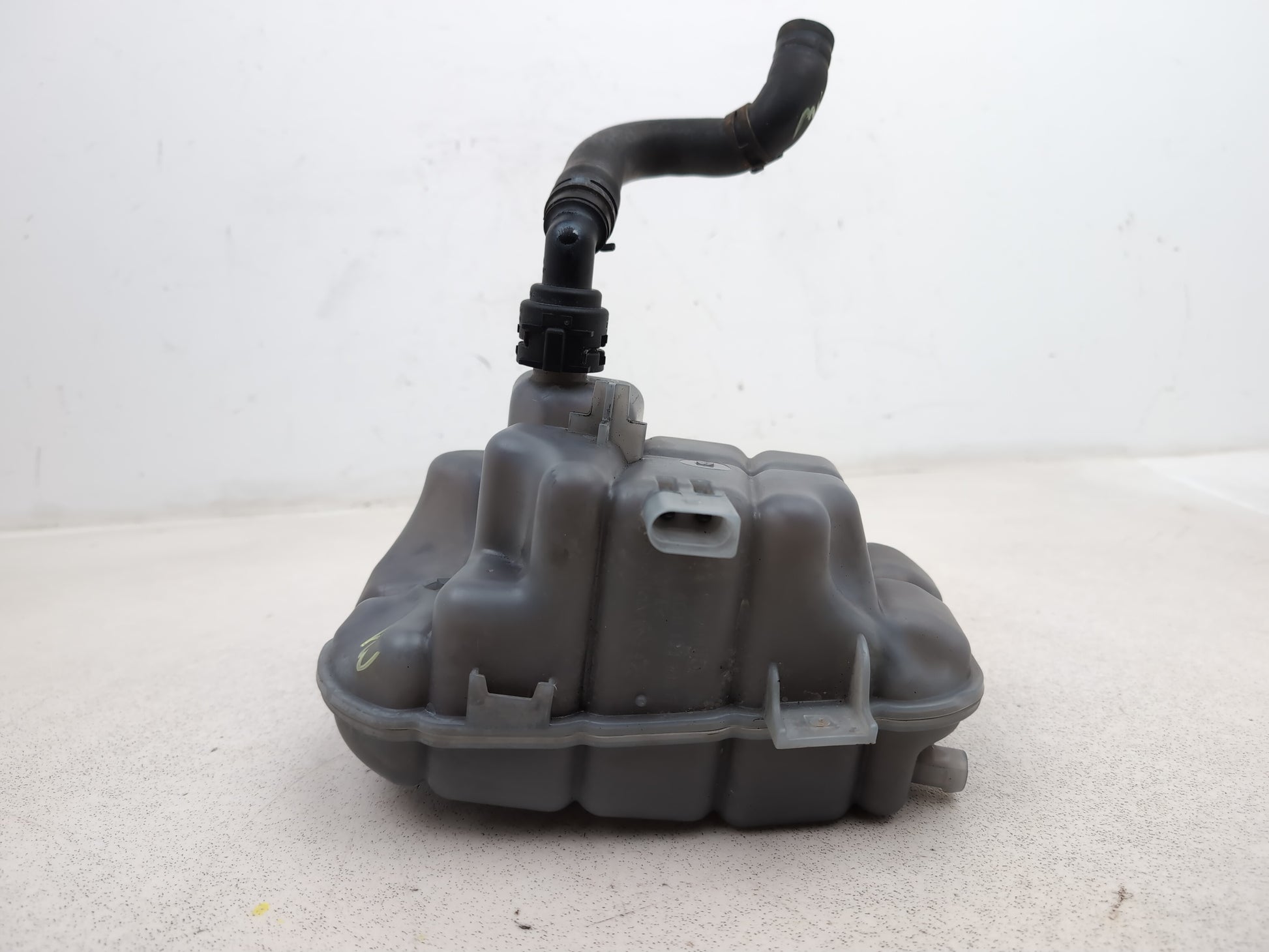Audi A6 Se Tdi Radiator Expansion Tank 4g0121403g 2011-2018 - photo 5
