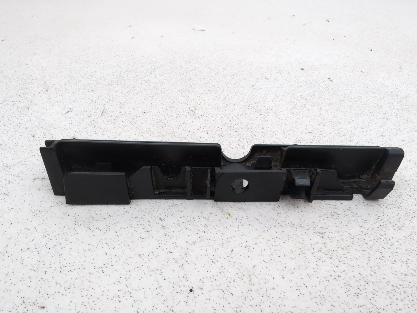 Audi A6 Se Tdi Side Skirt Holder Front Left Passenger Side 4g0853921b 2011-2018 - photo 5