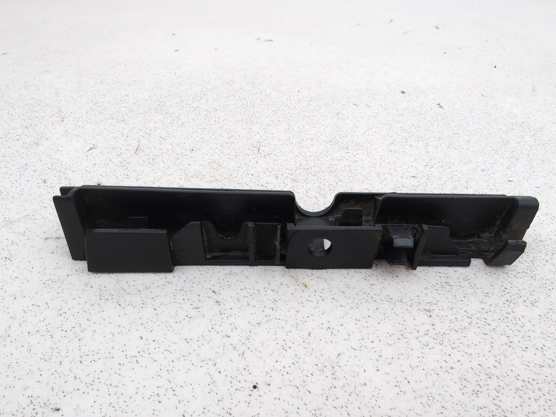 Audi A6 Se Tdi Side Skirt Holder Front Left Passenger Side 4g0853921b 2011-2018 - photo 5
