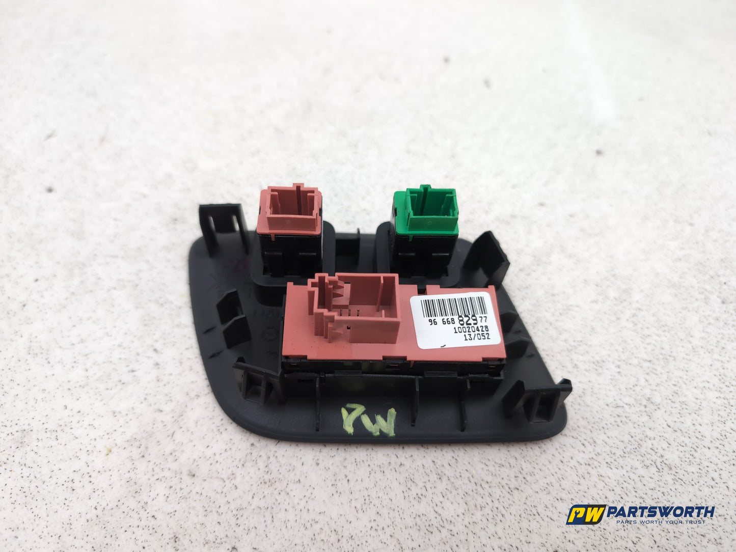 Citroen C4 Vtr+ Hdi Fuel & Parking Switch 96668829 2010-2013 - photo 5