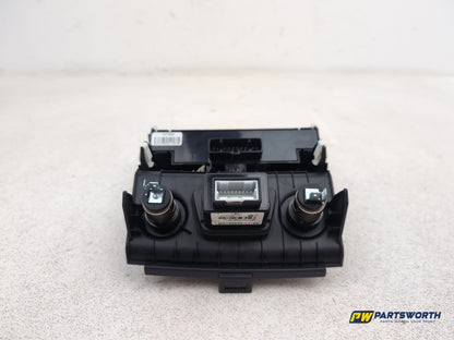 Hyundai Ix35 Style 2wd Crdi 134 Heated Seat Parking Switch Panel 846202y900tan - photo 5