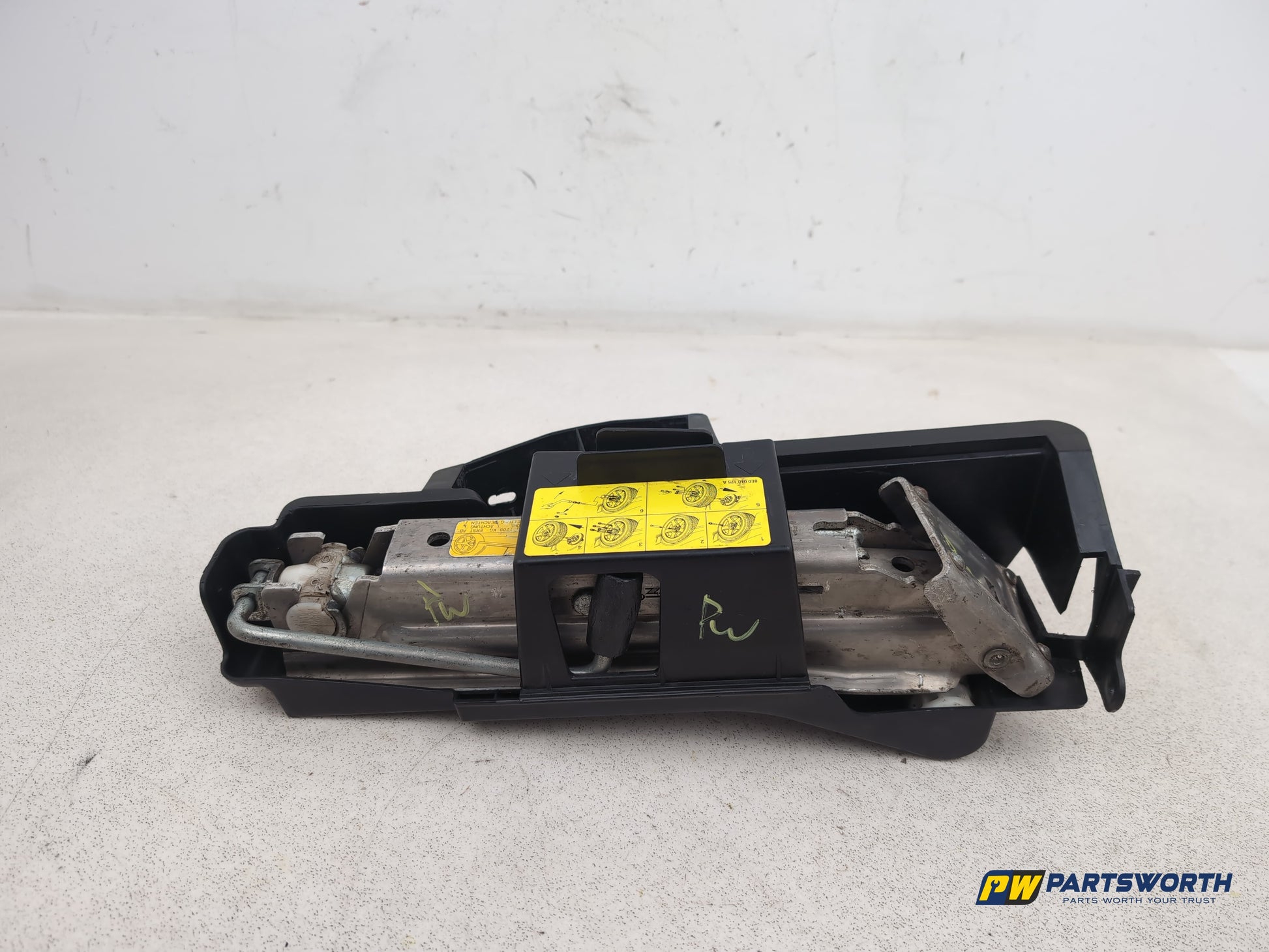 Audi A6 C6 Lifting Jack Car Tool Emergency Wheel Lift 4f0011031 - photo 5