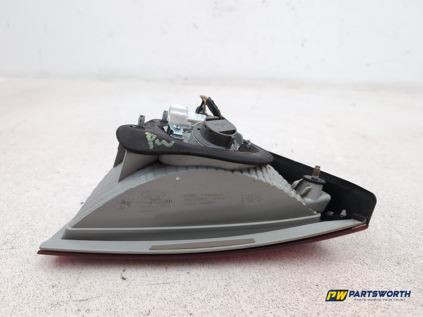 Hyundai Ix35 Style 2wd Crdi 134 Lamp Assembly Rear Inner Rh Driver Side 924062y0 - photo 5
