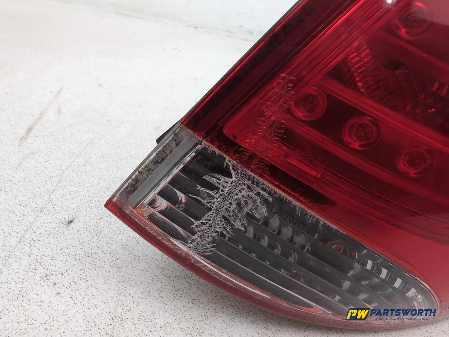 Hyundai Ix35 Style 2wd Crdi 134 Lamp Assembly Rear Rh Driver Side 924022y0 - photo 5