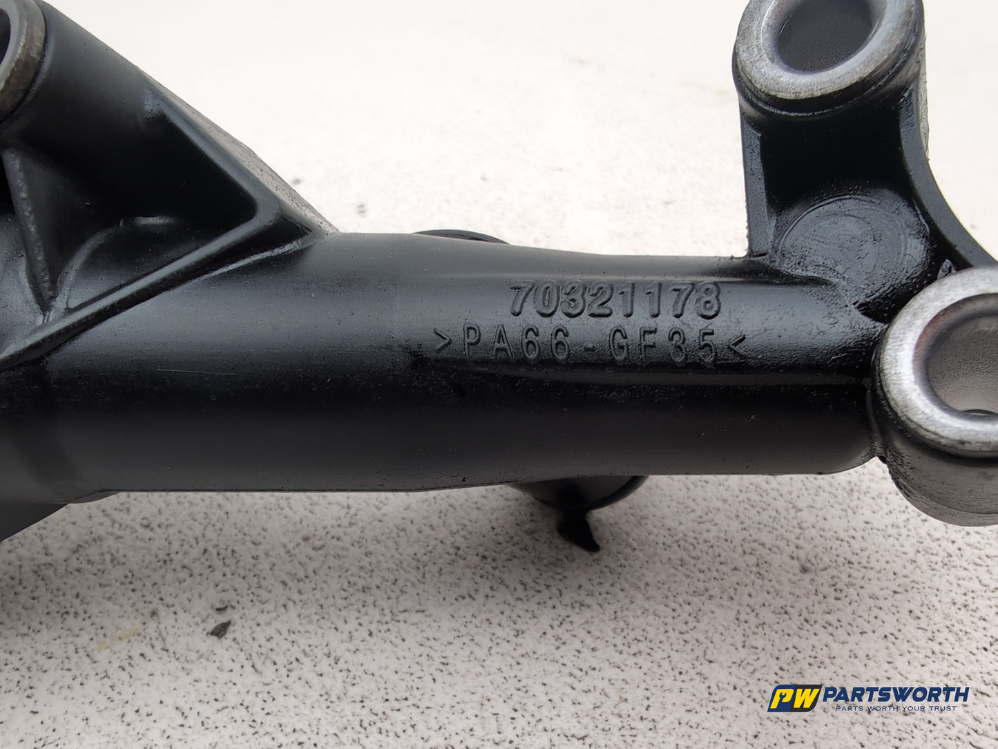 Mercedes-Benz C250 Amg Sport Ed125 Cdi Oil Filter Housing 70321178 2015-2021 - photo 5