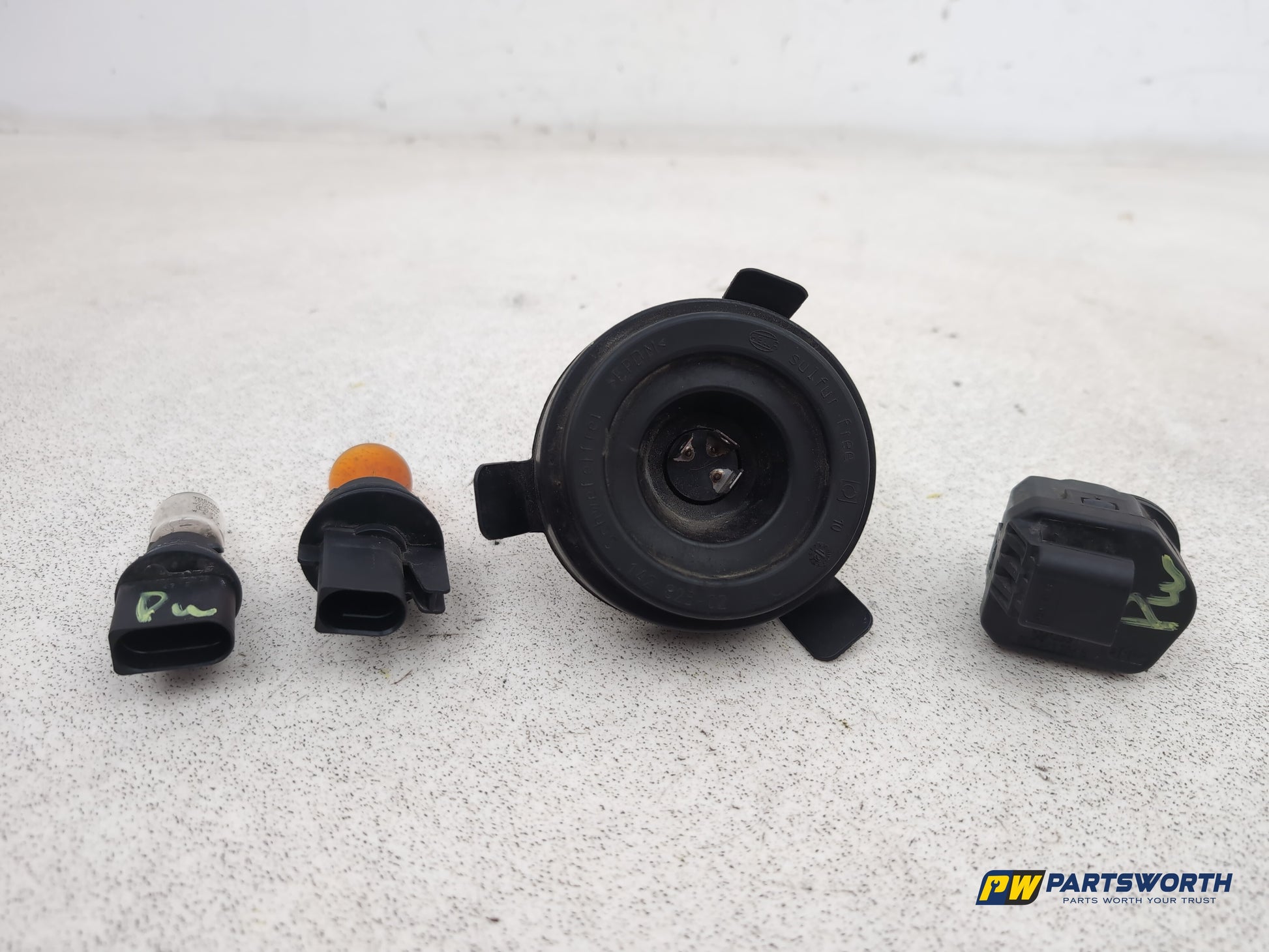 Skoda Citigo Se 12v Headlight Light Bulbs And Dust Cover Set - photo 5