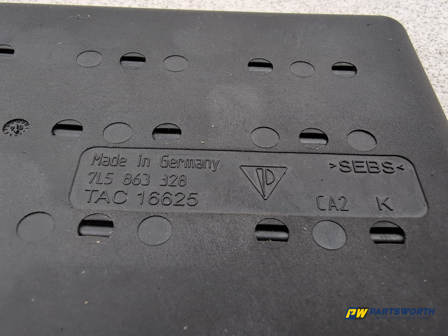 Porsche Cayenne Tiptronic S Centre Console Insert Rubber Mat 7l5863328 2003-2010 - photo 5