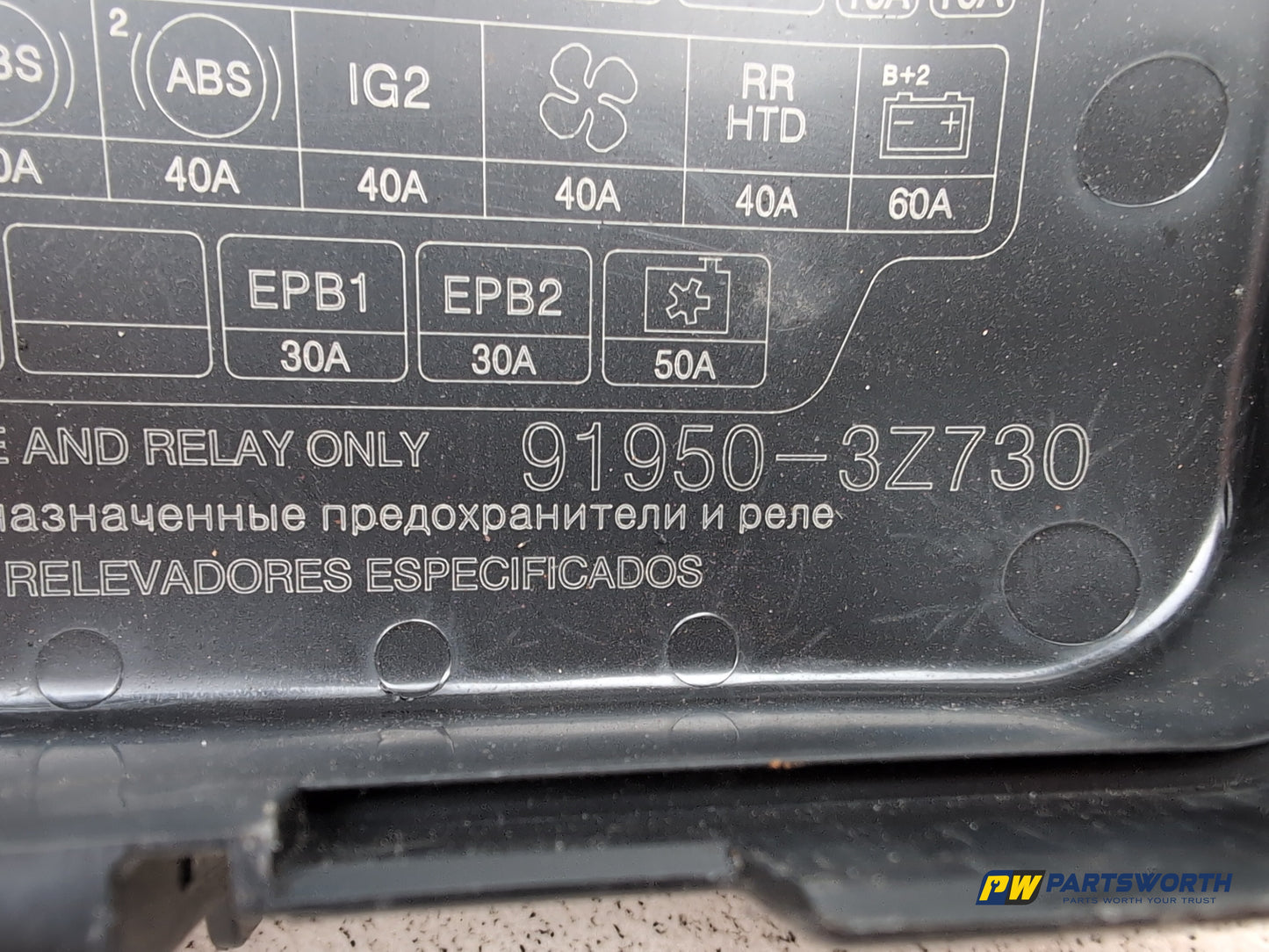 Hyundai I40 Style Crdi Fuse Box Cover 919503z730 2011-2019 - photo 5