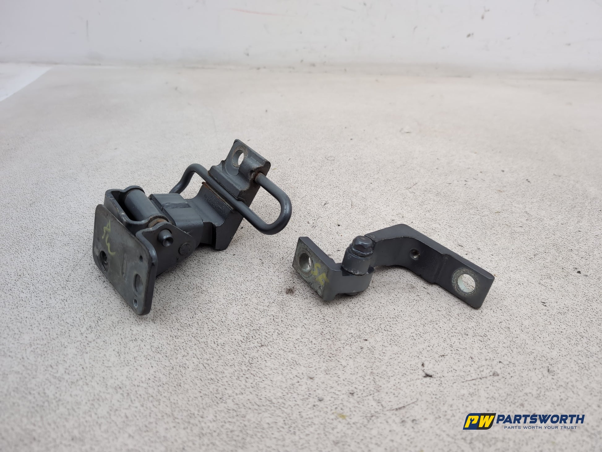 Porsche Cayenne Tiptronic S Lh Passenger Side Front Door Hinge Pair 7l0831411 - photo 5