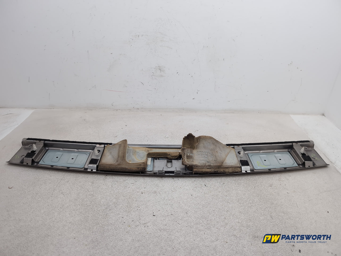 Porsche Cayenne Tiptronic S Boot Lock Cover 7l5863459 2003-2010 - photo 4