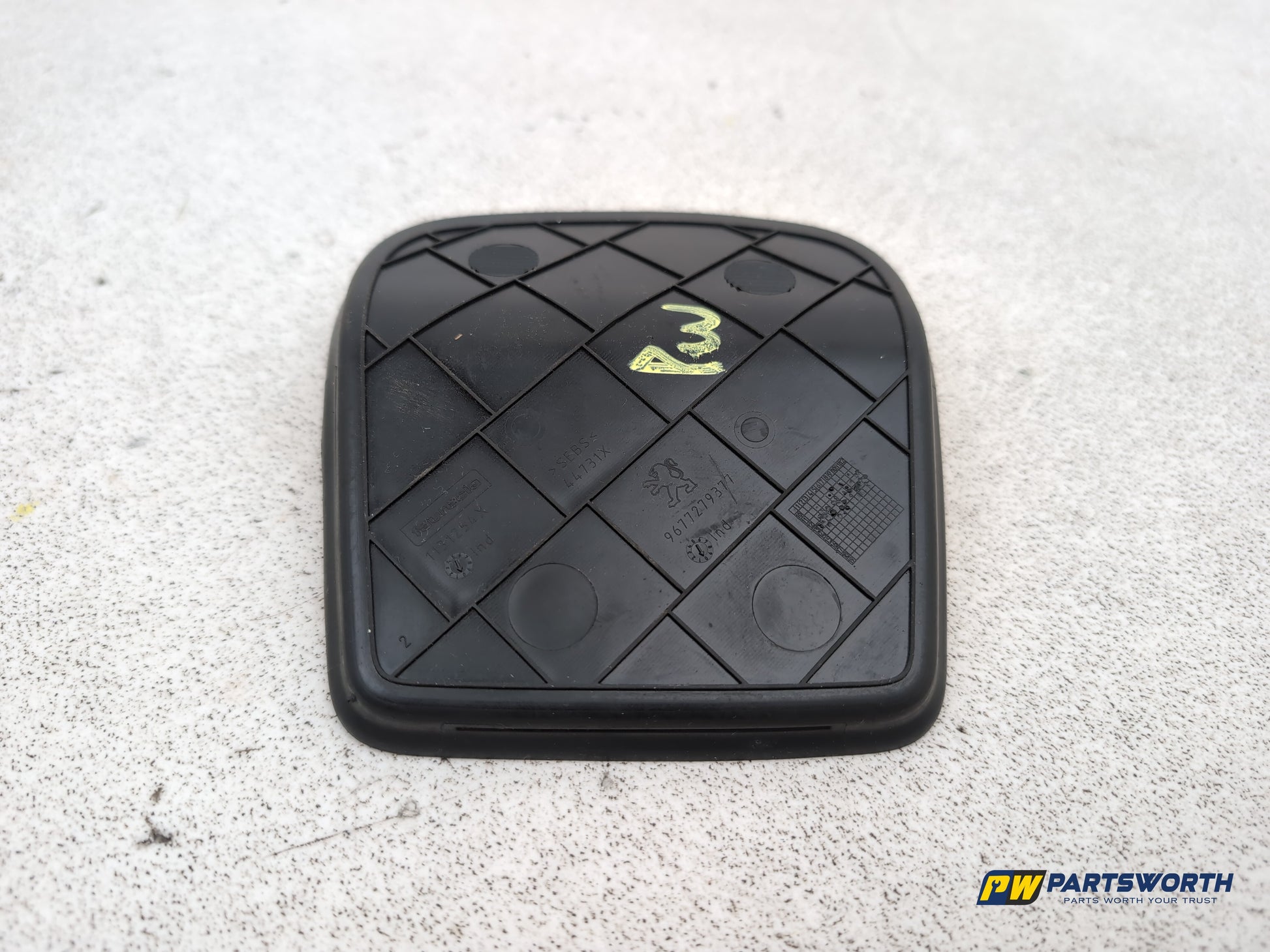 Peugeot 208 Active Rubber Mat Pad Trim 9677279377 2012-2019 - photo 5