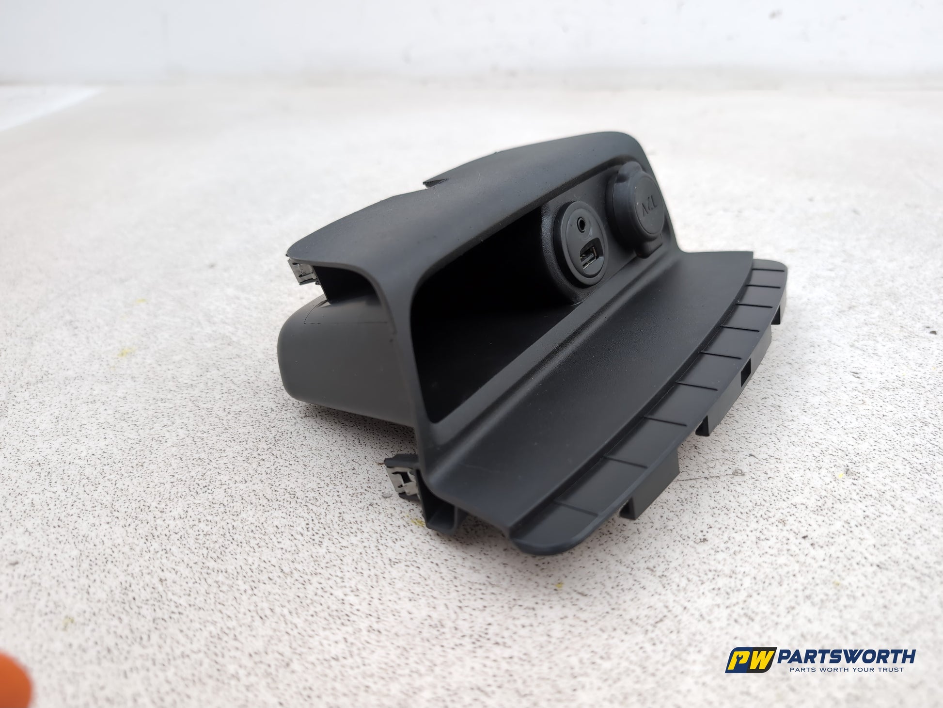Peugeot 208 Active Usb Lighter Port Trim 9674655277 2012-2019 - photo 5