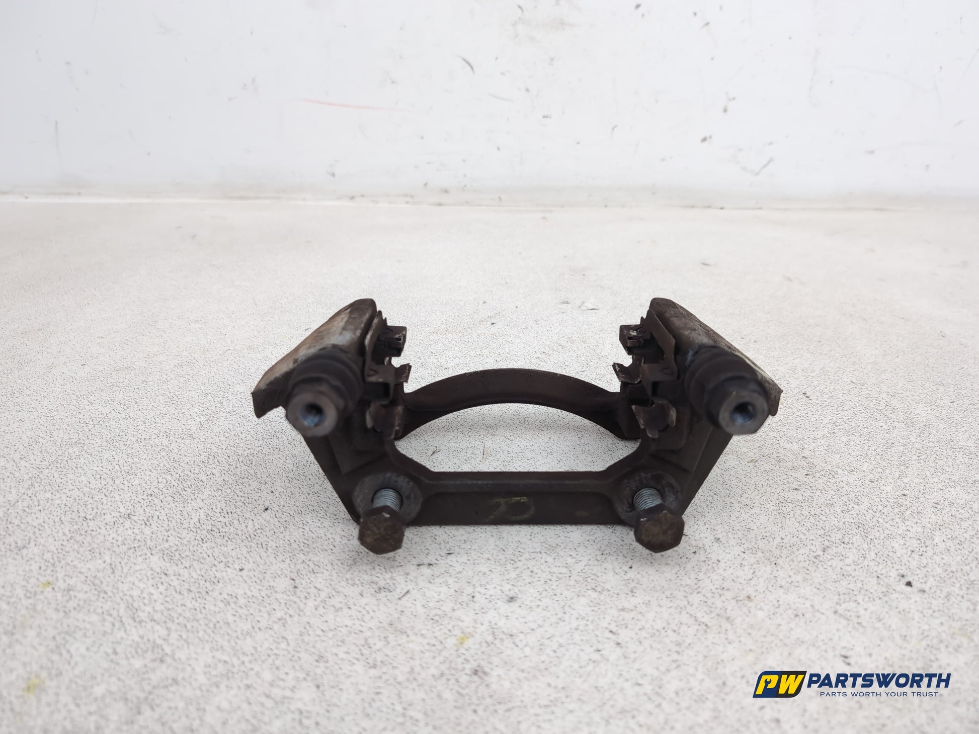 Mercedes-Benz B160 Sport Cvt Front Right Caliper Carrier & Sliders 2009-2011 - photo 5