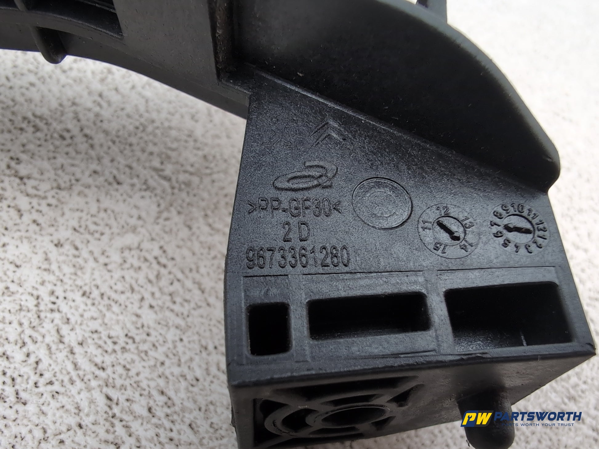 Peugeot 208 Active Rear Right Side Window Rail Guide Runner 9673361280 2012-2019 - photo 5