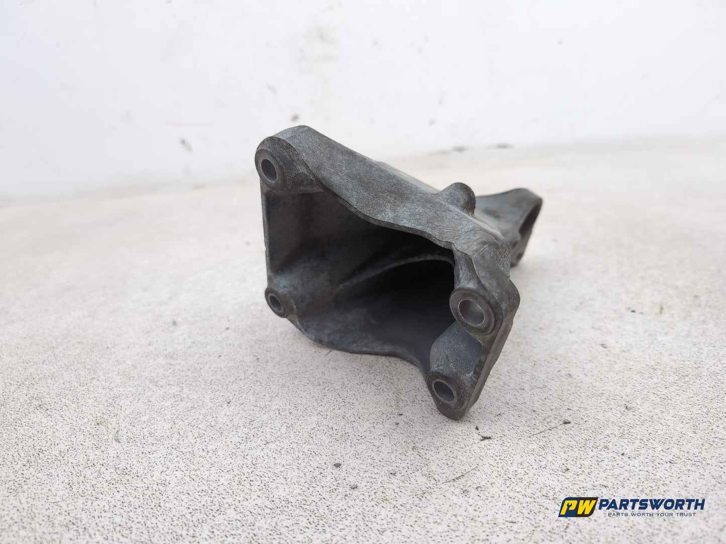 Engine Mounting RH 5