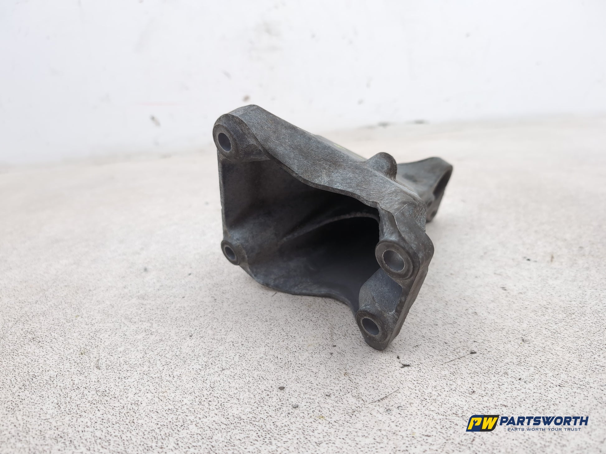 Engine Mounting RH 5