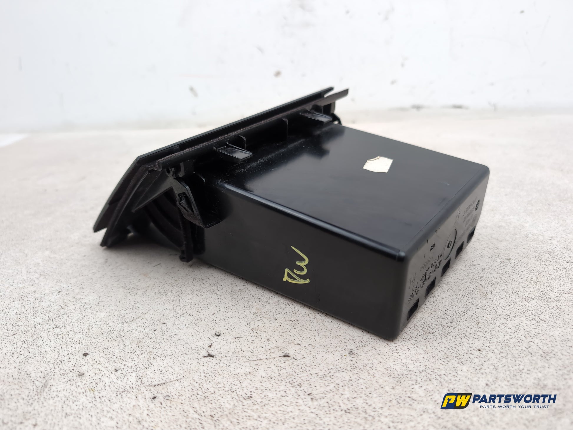 Bmw 520d Se Glove Compartment Assembly 9166699 2013-2015 - photo 5