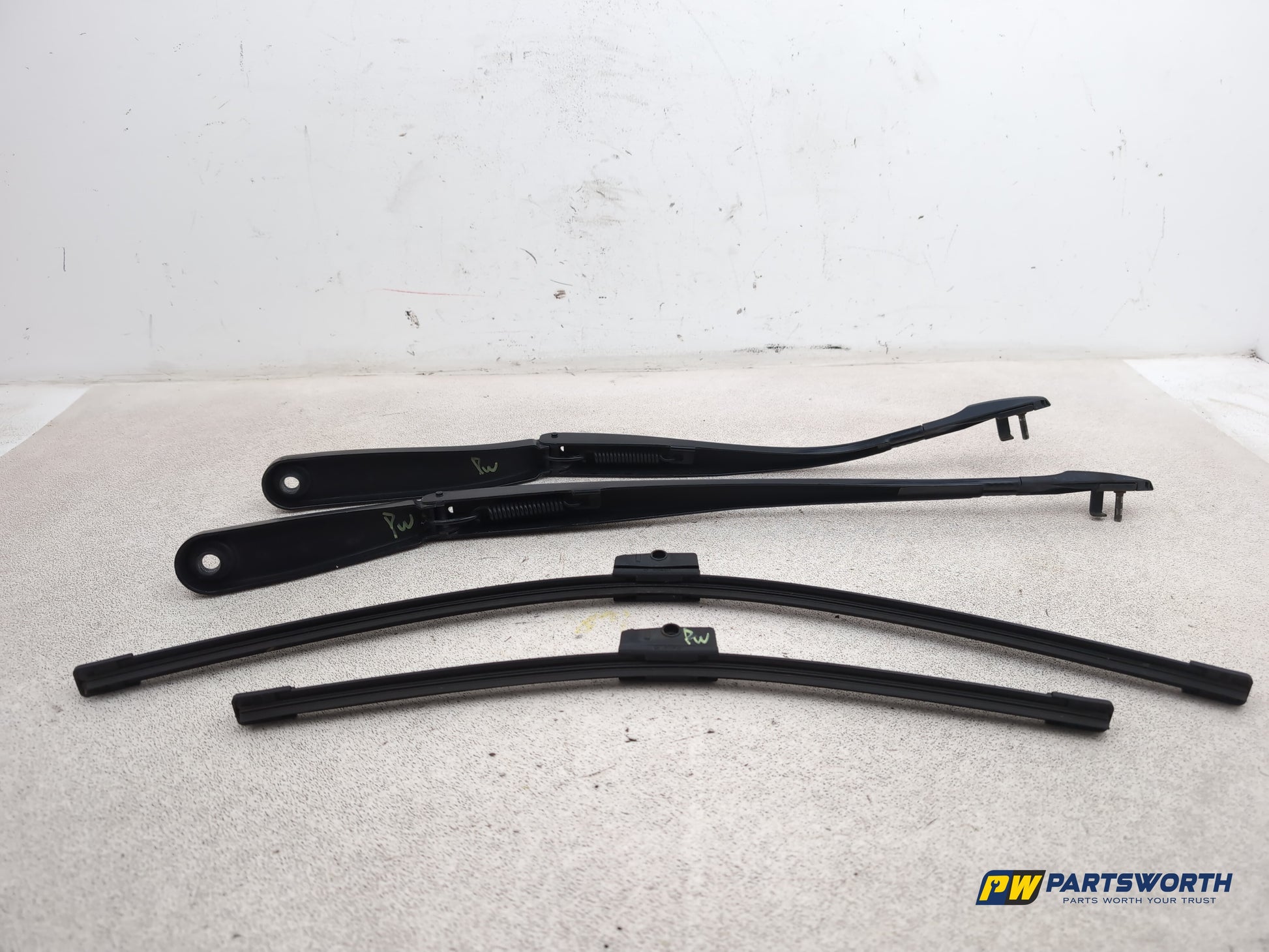 Front Wiper Arm and Blade Kit RH + LH (KIT 5
