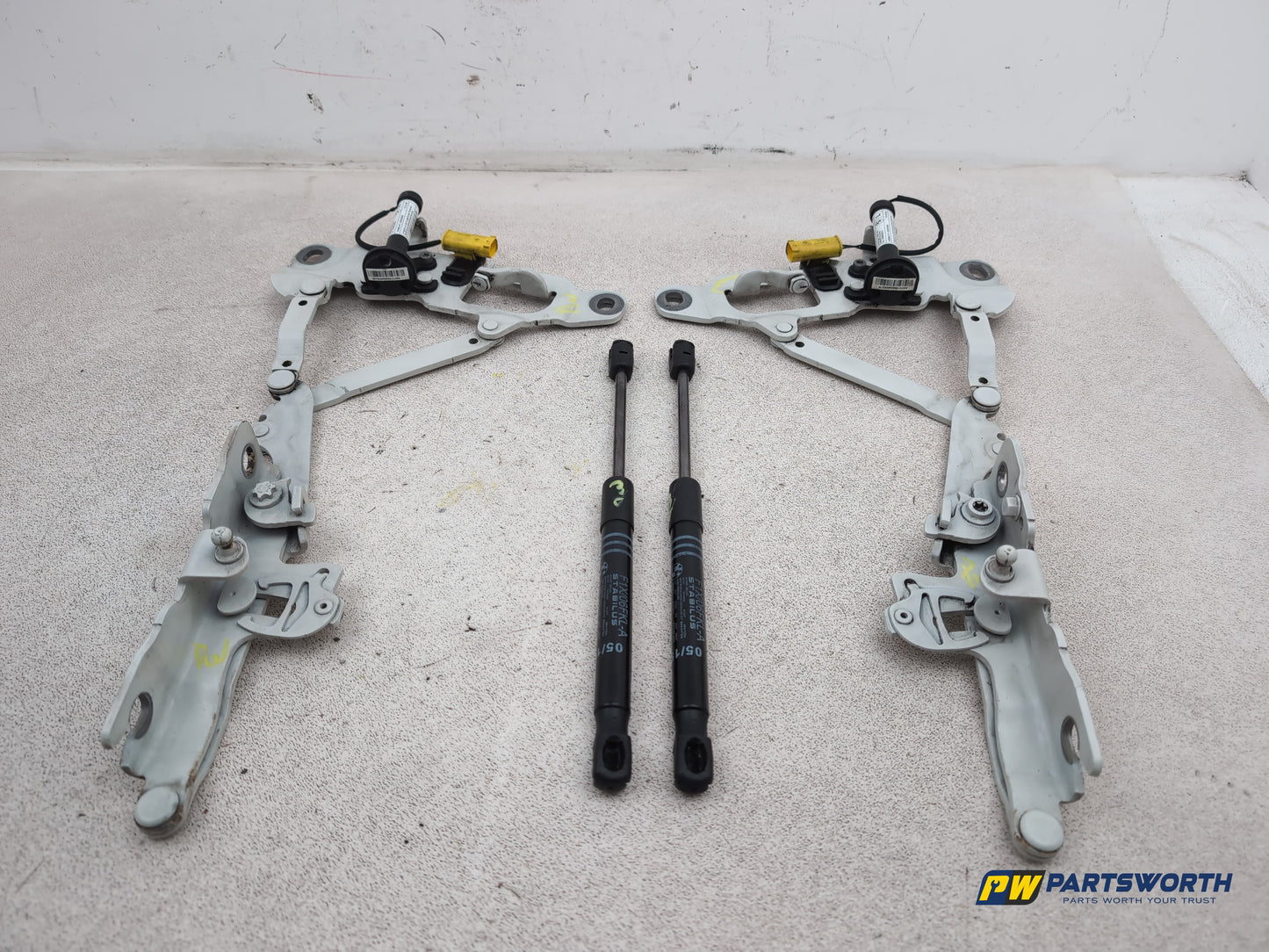 Bonnet Hinges 5