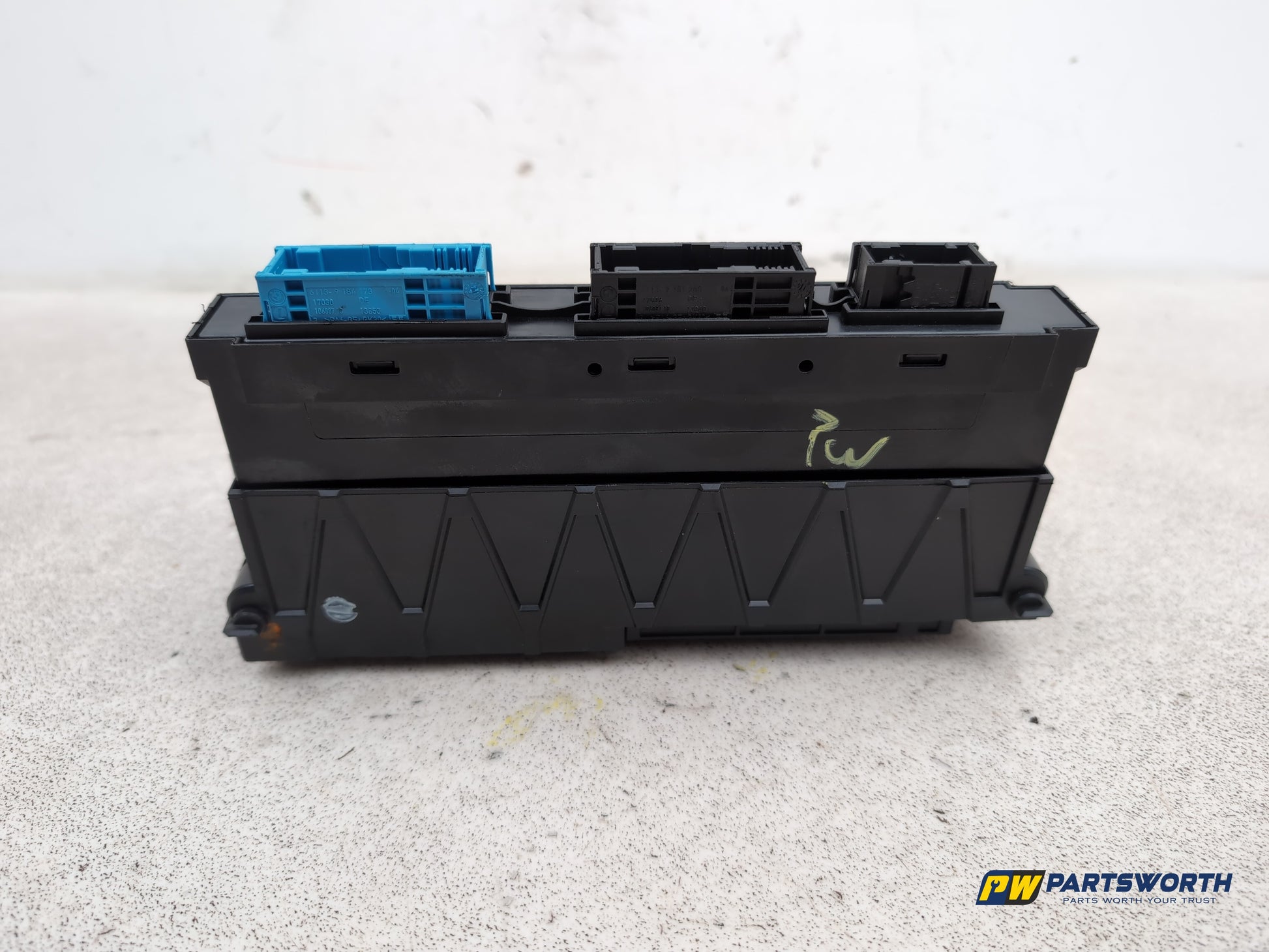 Bmw 5 6 Series F06 F10 F11 F12 F13 Front Fuse Relay Box & Junction Box 9252815 - photo 5