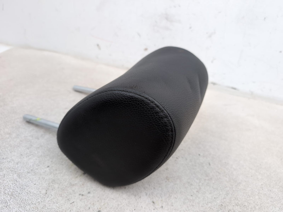 Rear Headrest 5