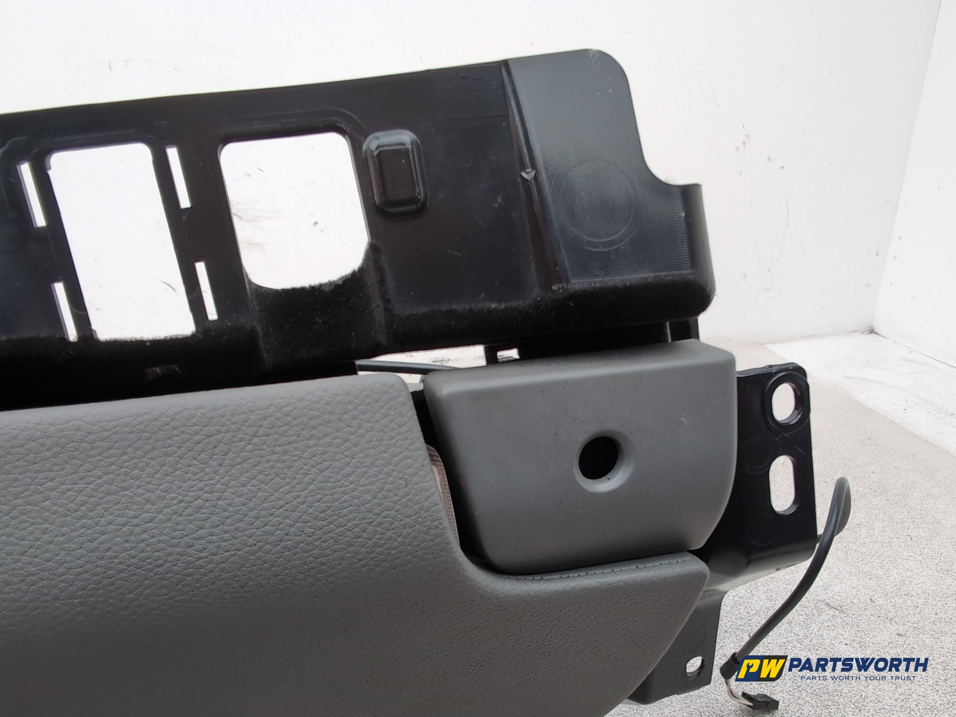Mercedes Cls 320 Cdi Auto Glove Compartment Assembly 2007-2008 - photo 4