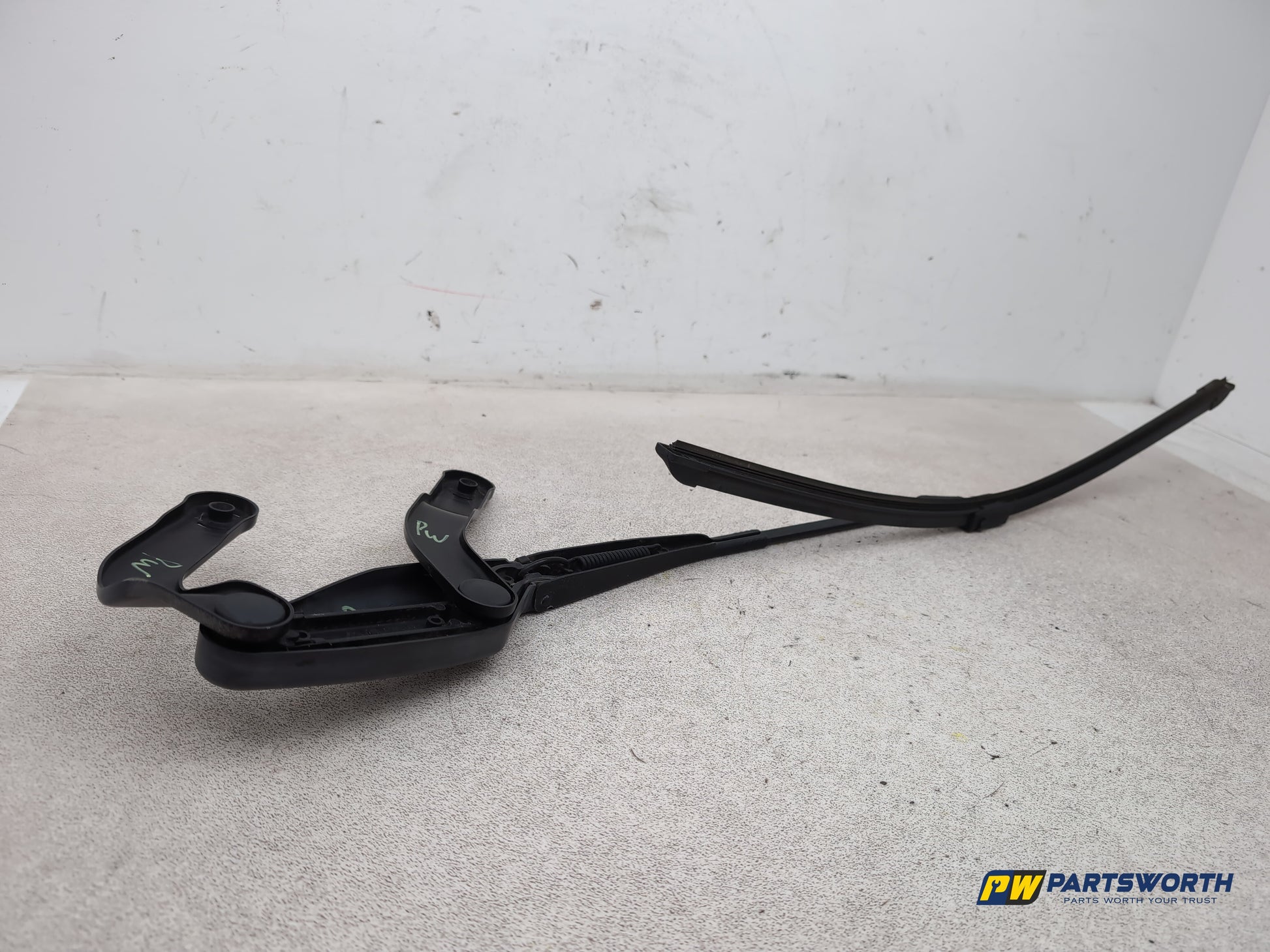 Wiper Front Arm LH 5