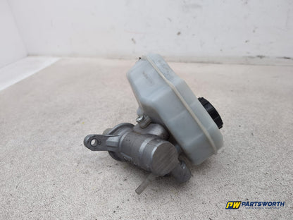 Brake Master Cylinder Assembly 5