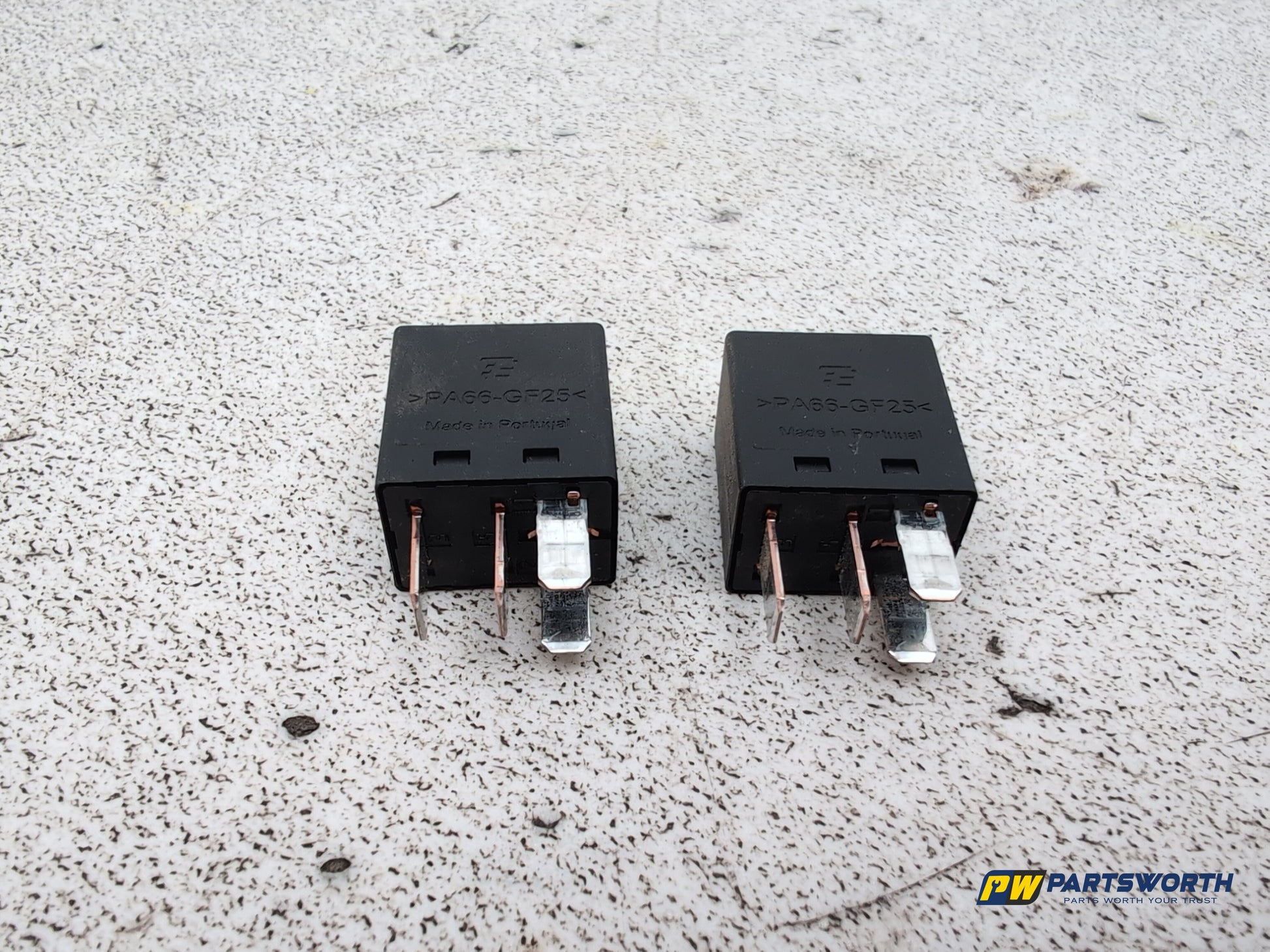 Fuse and Relay Box 1 5