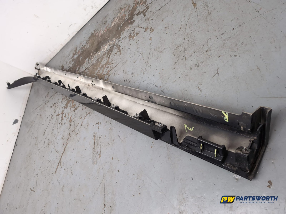 Side Skirt RH 10