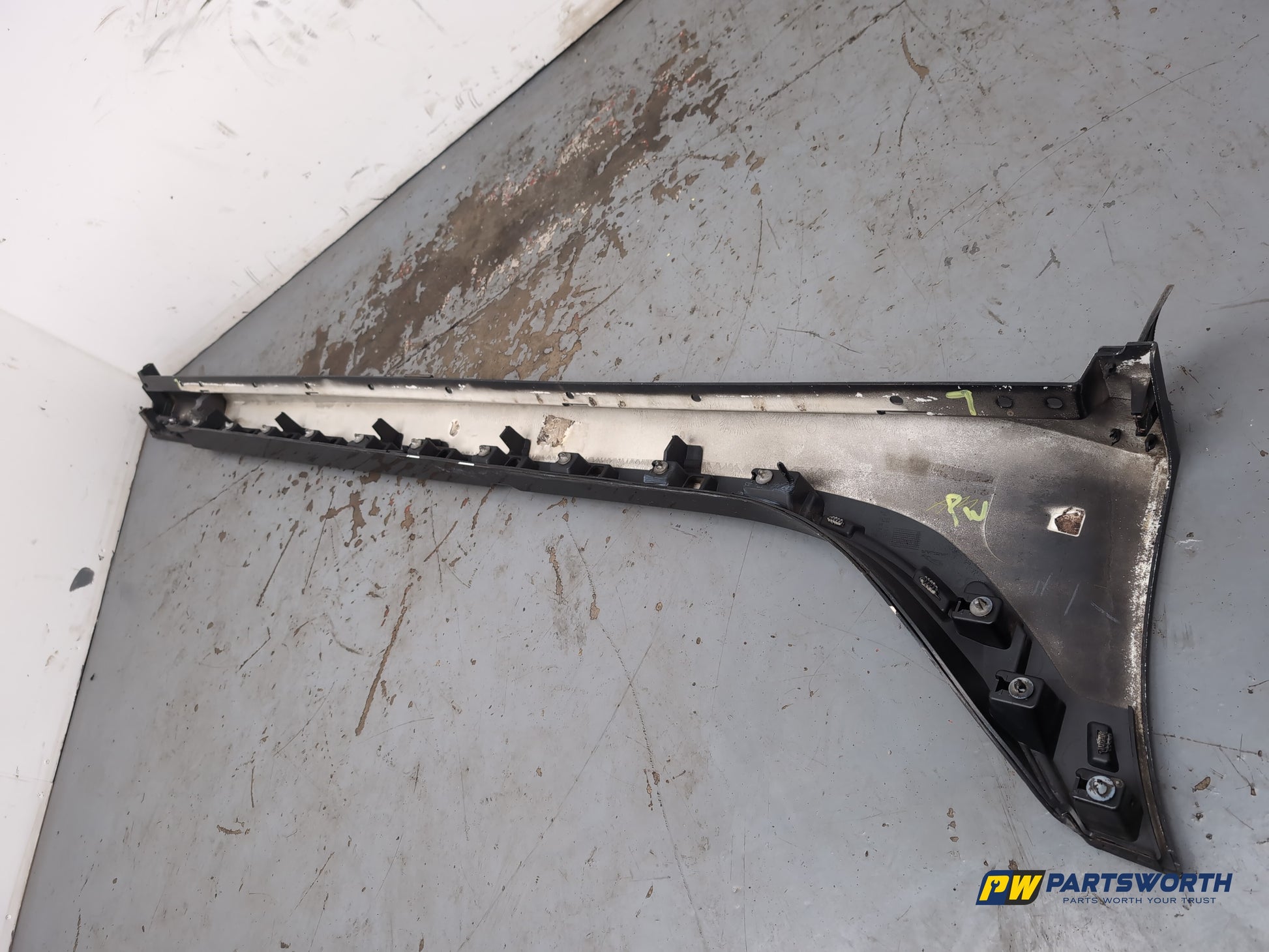 Side Skirt LH 11