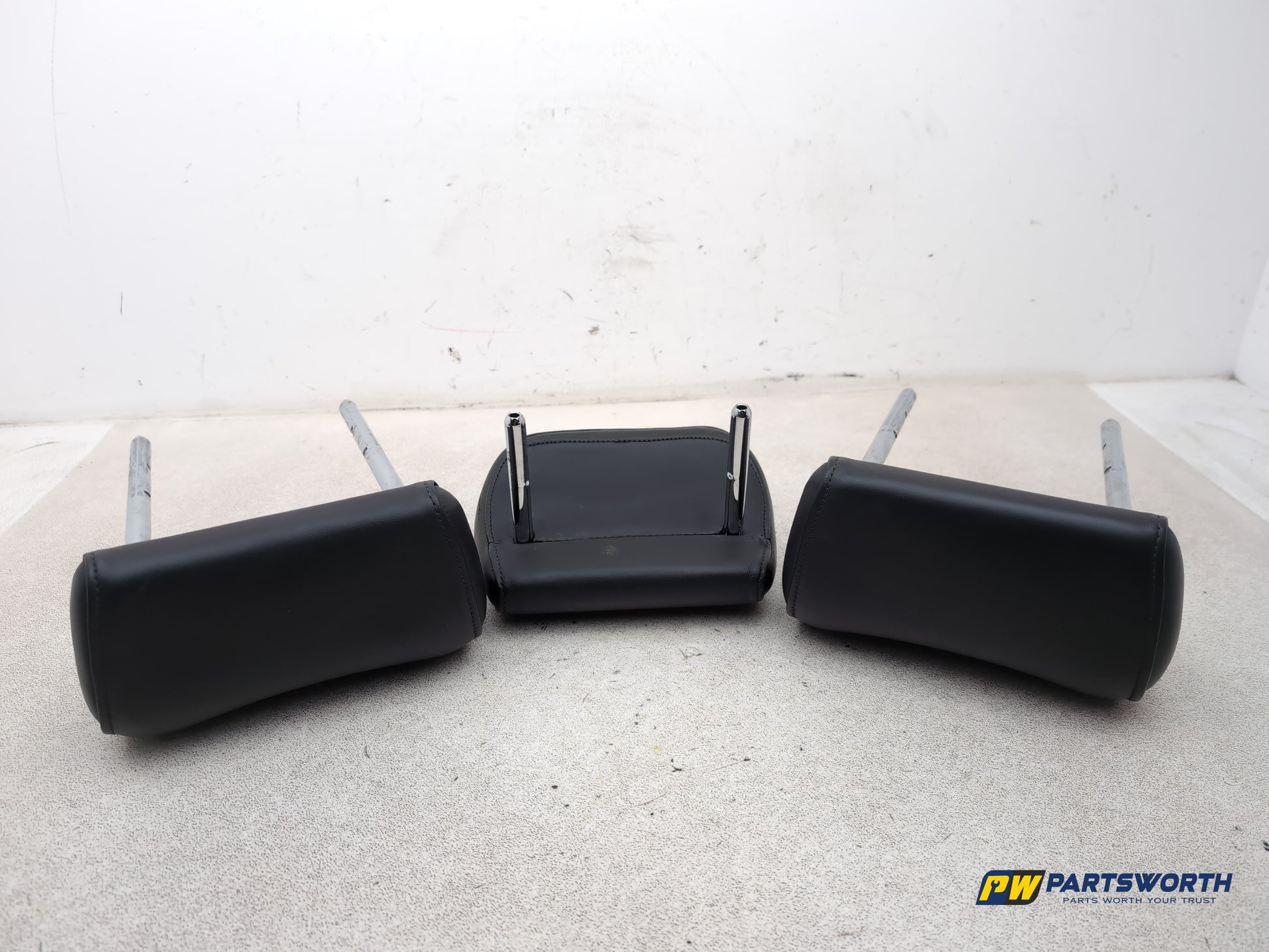 Rear Headrest 5