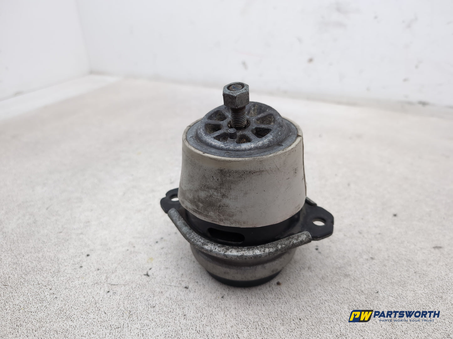 Engine Mounting RH 4