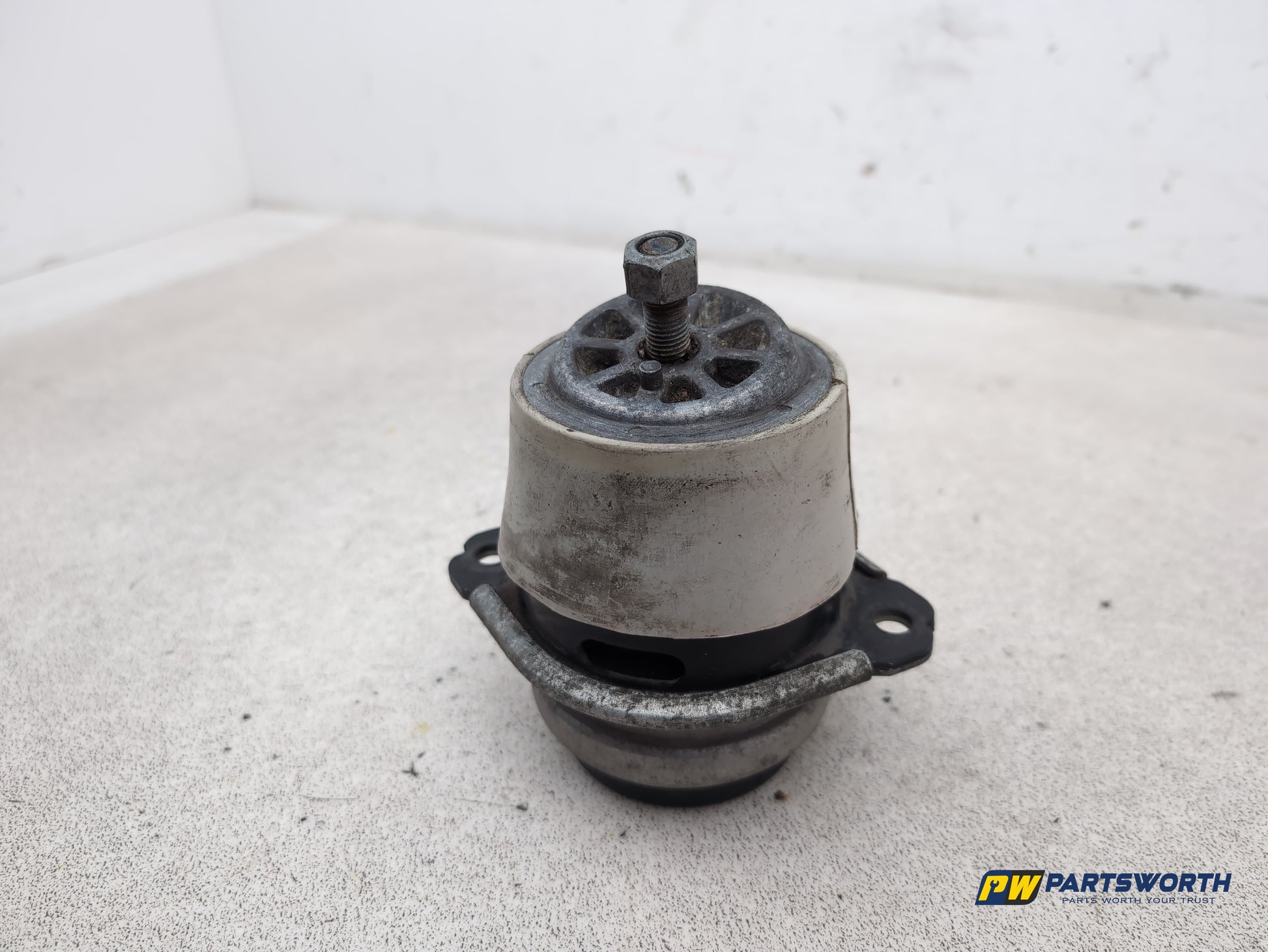 Engine Mounting RH 4