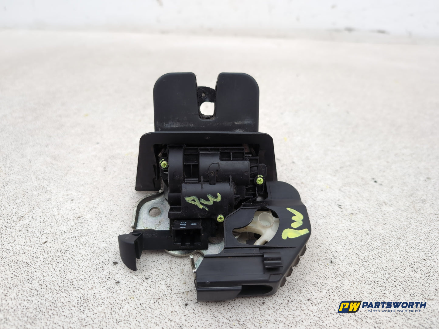 Audi A4 S Line Black Edit Tdi Quat Boot Lid Lock 2012-2015 - photo 5