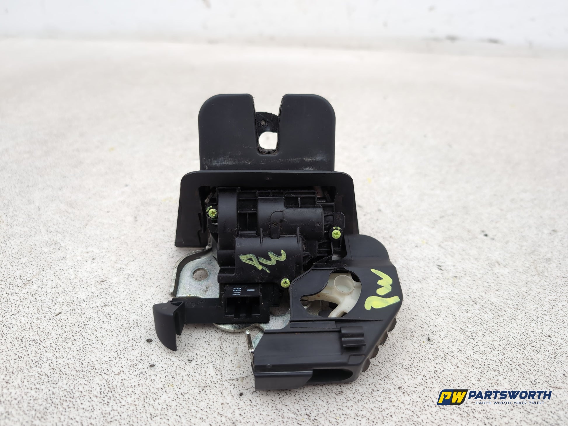 Audi A4 S Line Black Edit Tdi Quat Boot Lid Lock 2012-2015 - photo 5