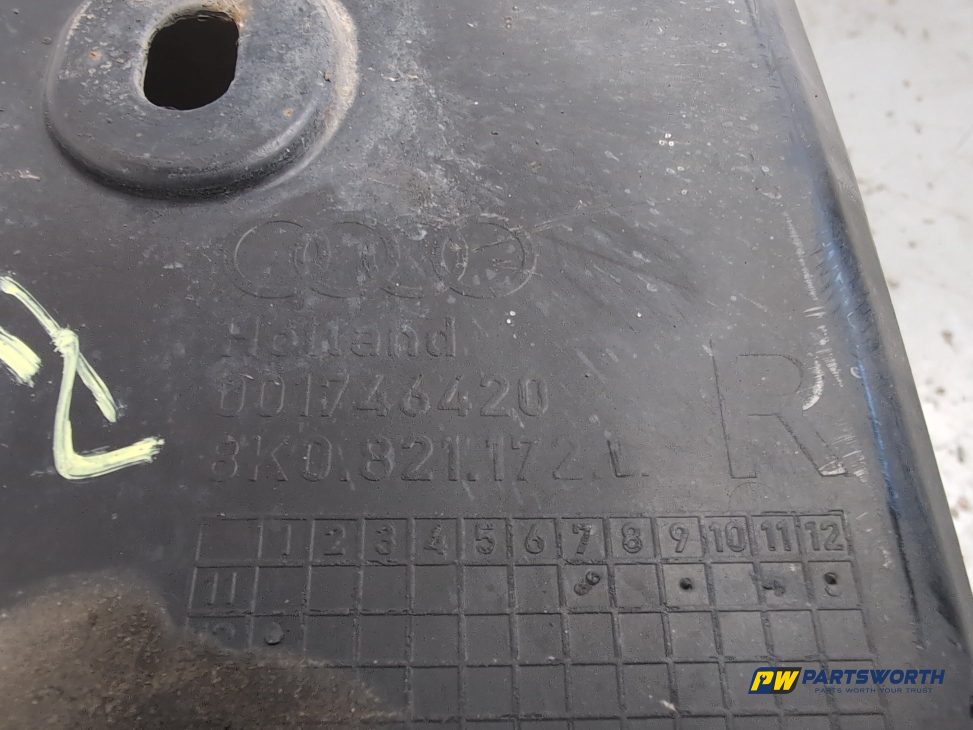 Moulding Wheel Arch Front RH 5