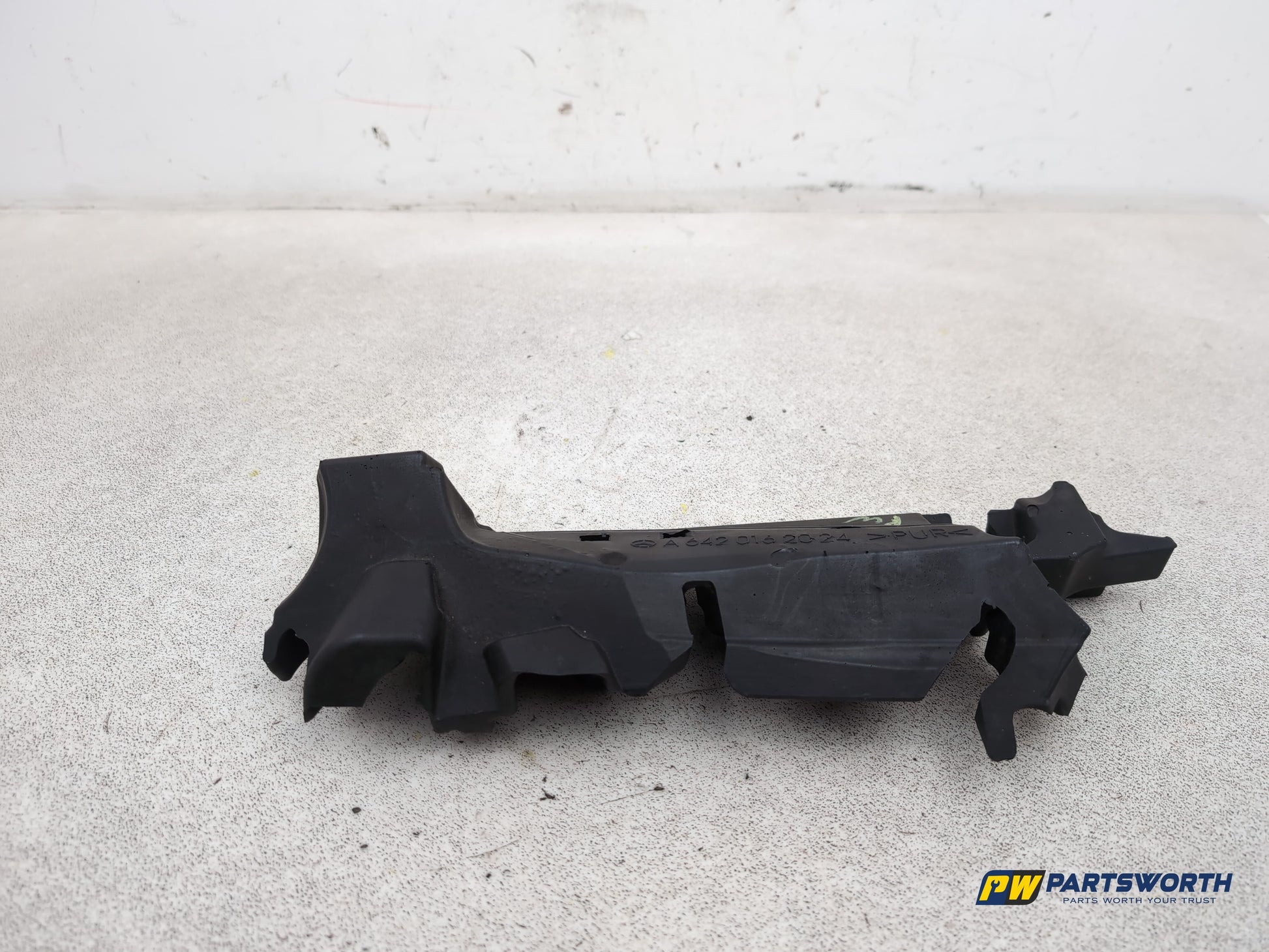 Mercedes-Benz Ml300 Sport Cdi Blue-Cy Coupe Front Engine Covers A6420162024 - photo 5