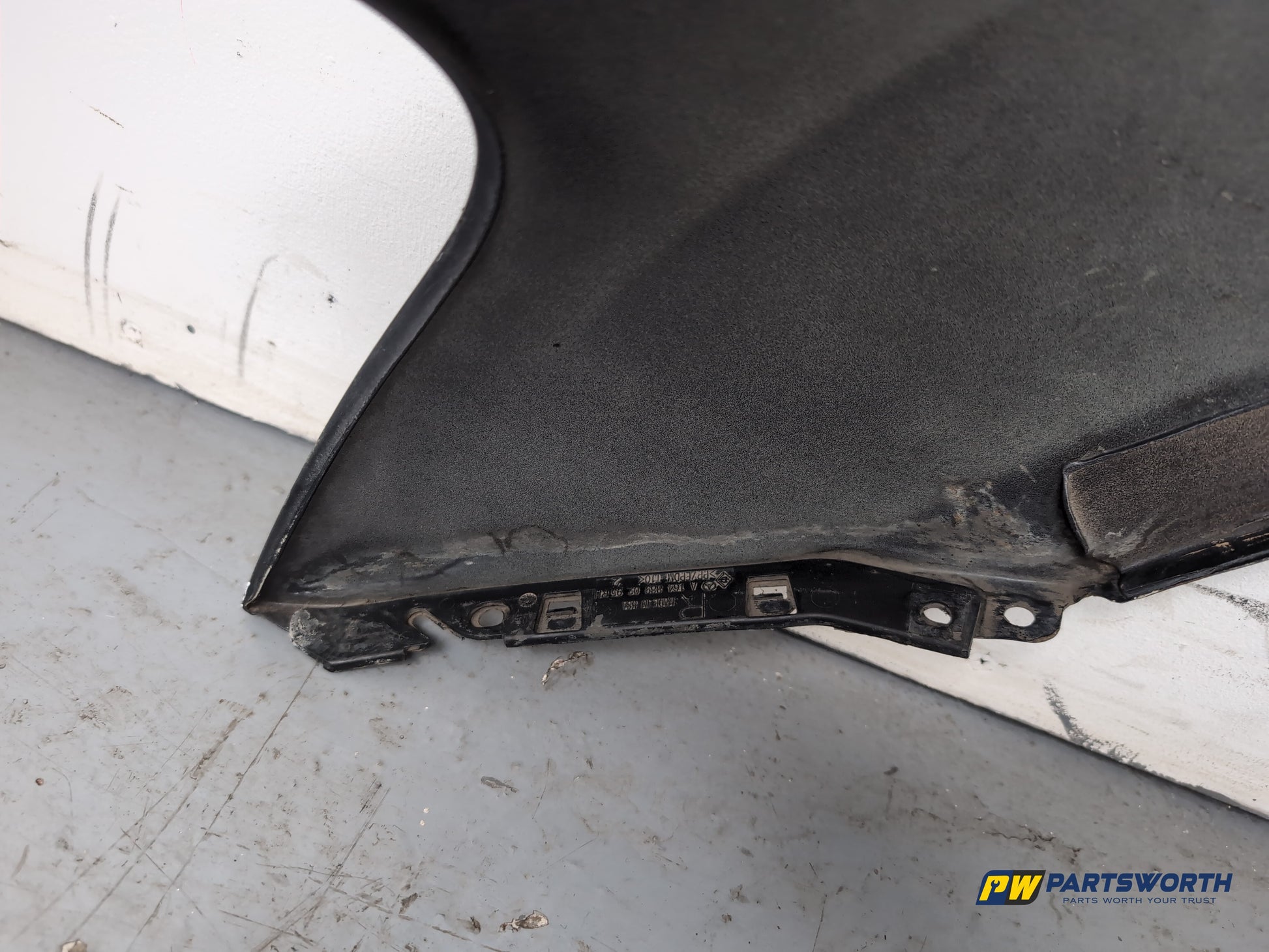 Wing Front RH 11