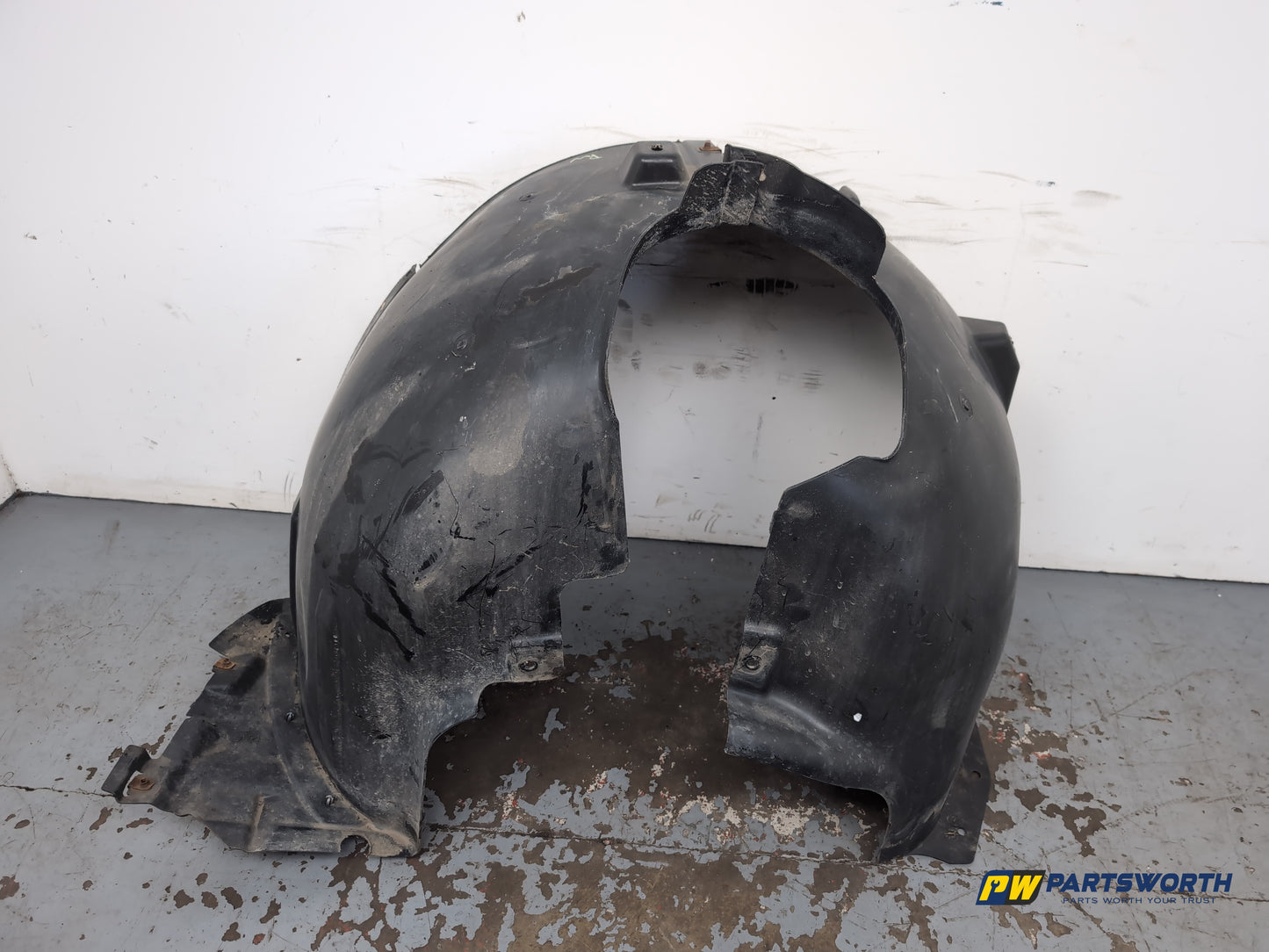 Moulding Wheel Arch Front RH 5