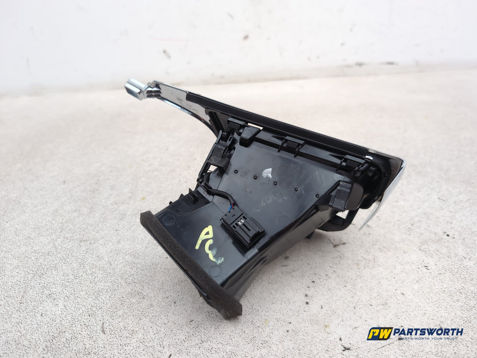 Audi A6 Se Tdi Quattro Auto Front Right Panel Dashboard Air Vent 4g2820902 - photo 5