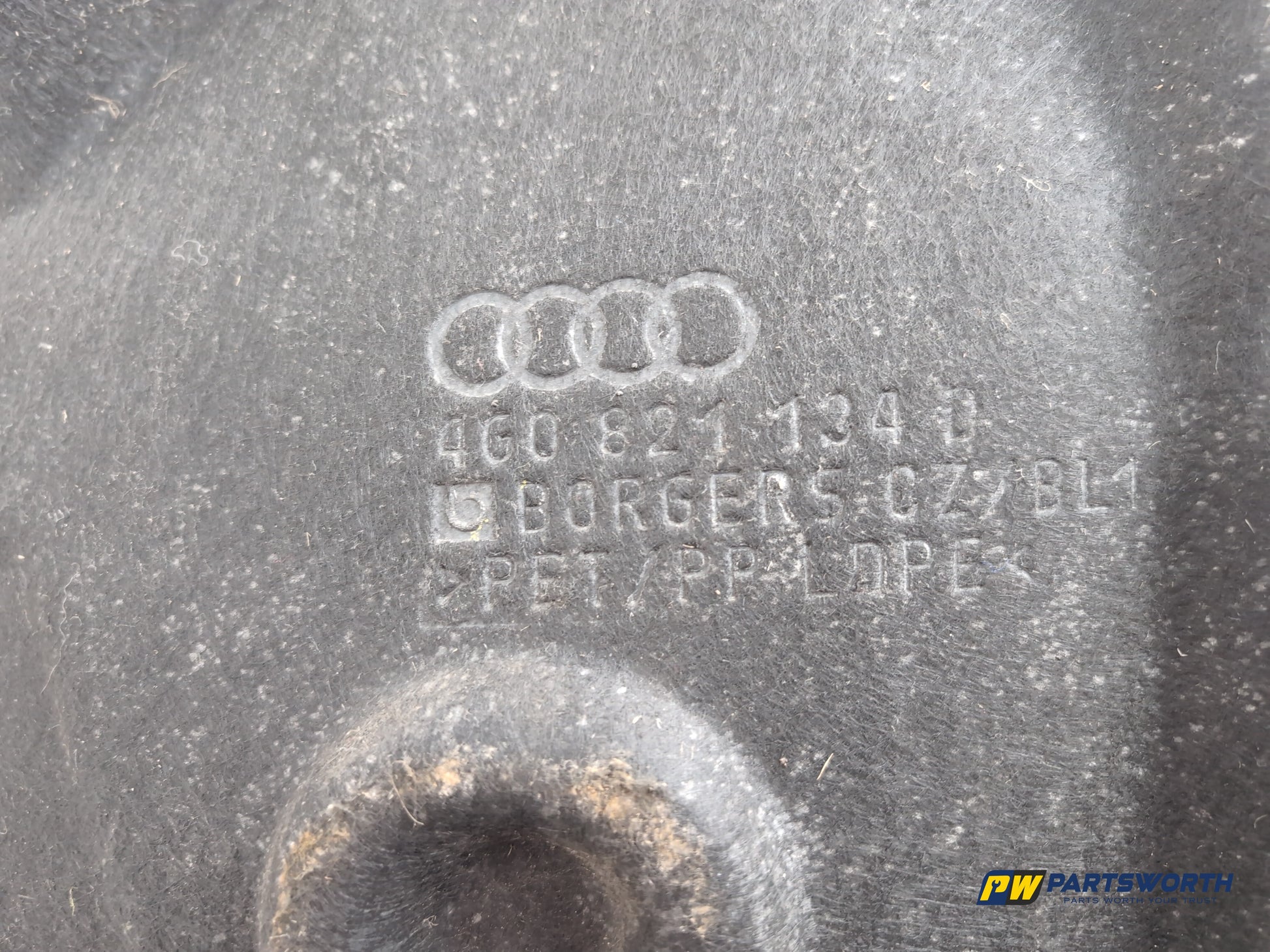 Moulding Wheel Arch Front RH 5