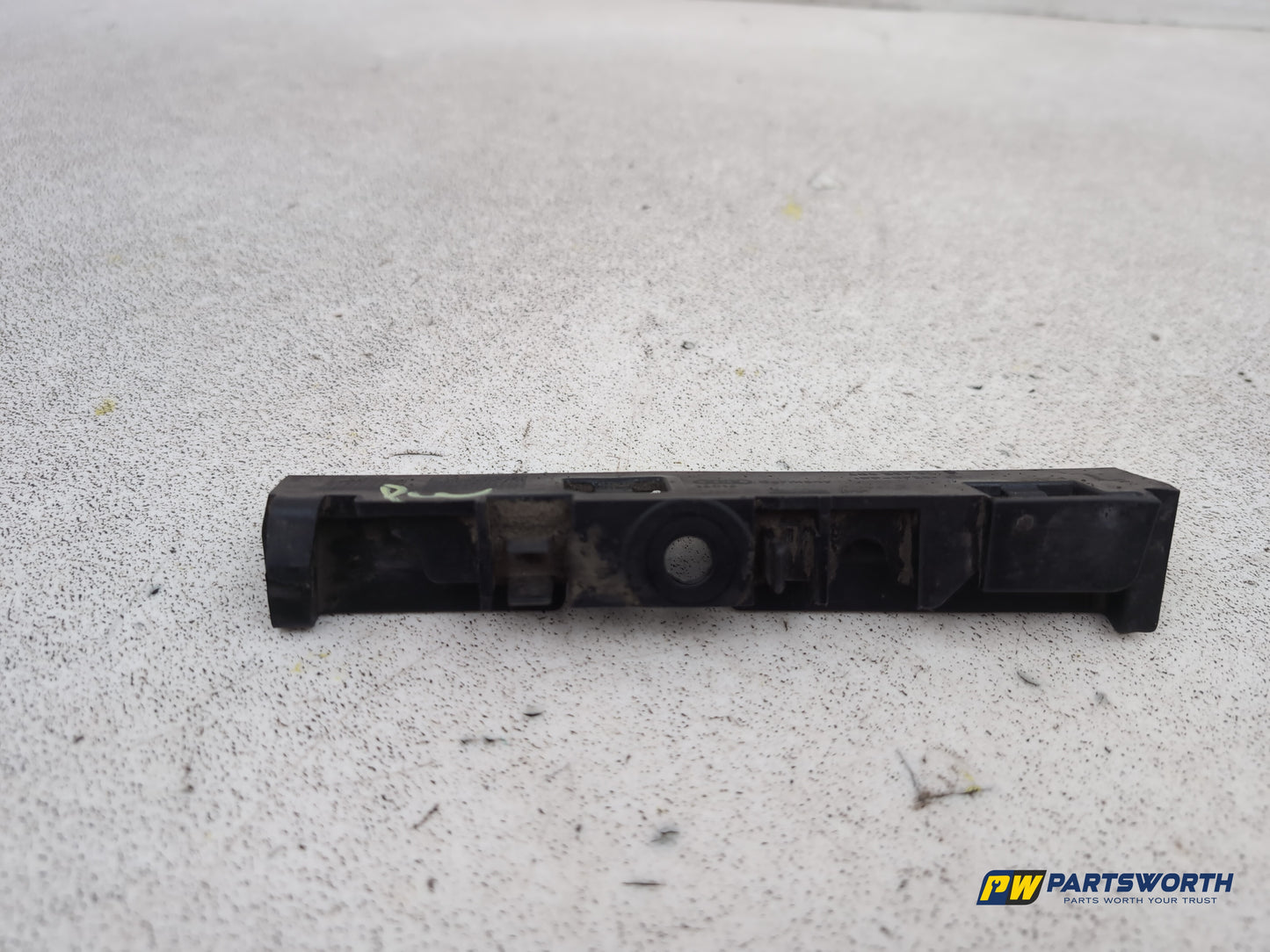 Audi A6 Se Tdi Quattro Auto Side Skirt Holder Front Left Passenger Side - photo 5