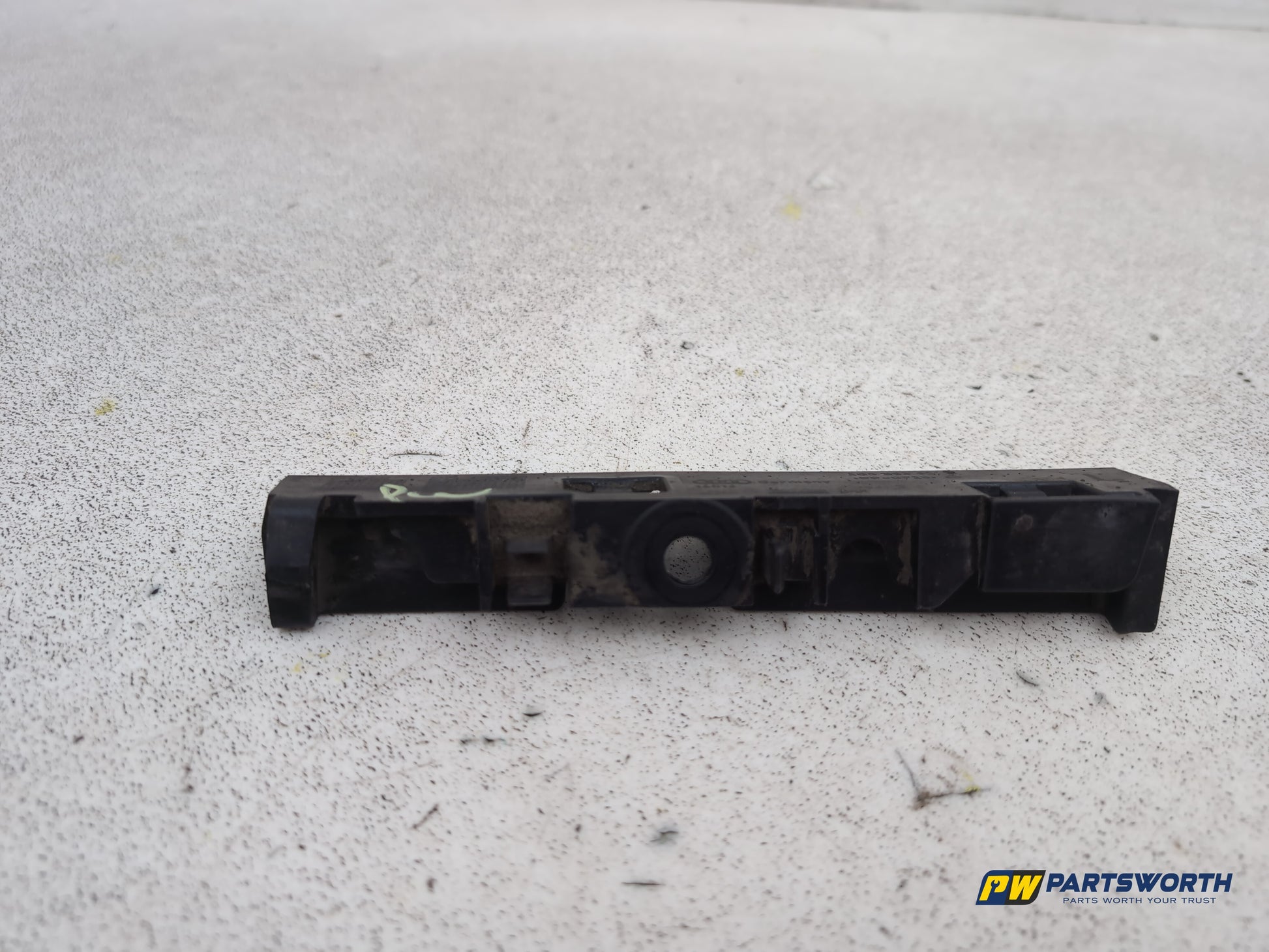 Audi A6 Se Tdi Quattro Auto Side Skirt Holder Front Left Passenger Side - photo 5