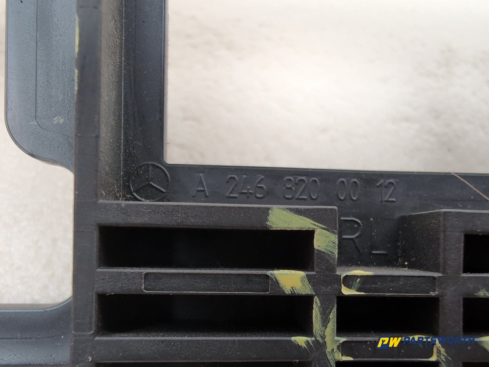 Mercedes-Benz B180 Blueefficiency Sport Display Screen Mount A2468200012 - photo 5