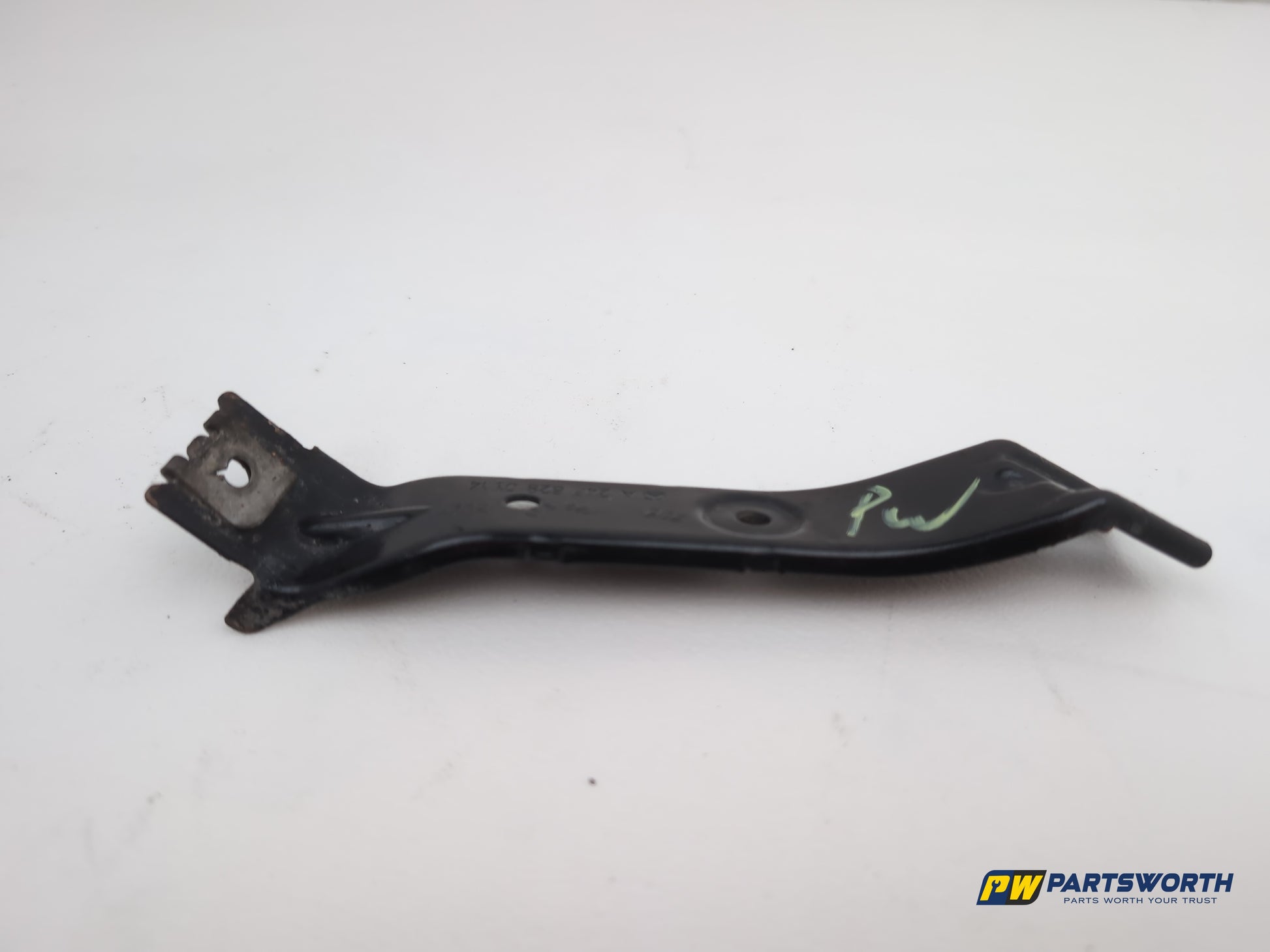 Mercedes-Benz B180 Blueefficiency Sport Left Passenger Front Wing Fender Bracket - photo 5