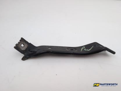 Mercedes-Benz B180 Blueefficiency Sport Left Passenger Front Wing Fender Bracket - photo 5